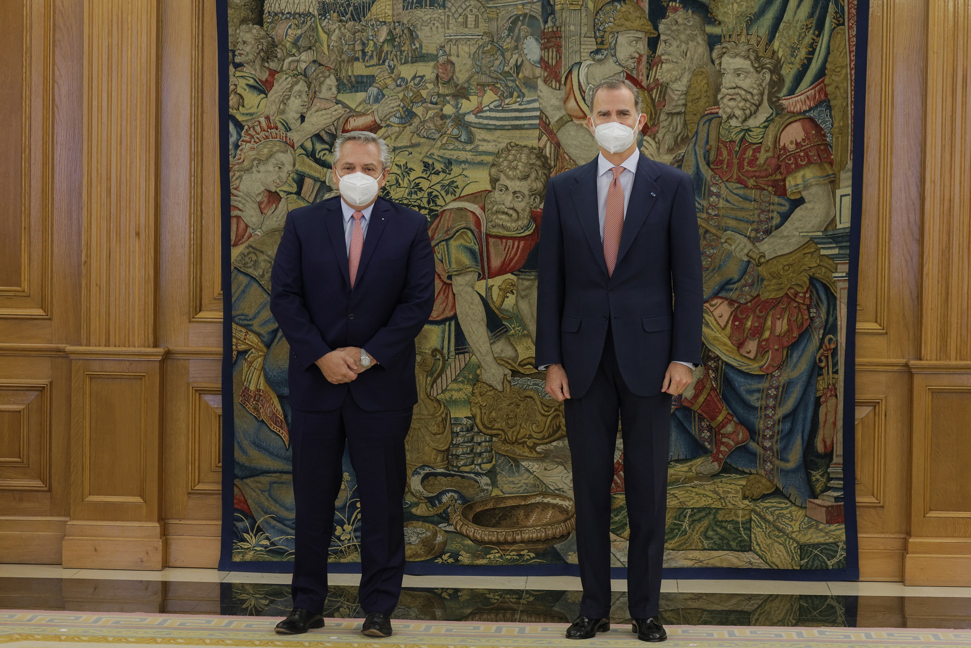 Alberto Fernández se reunió con el Rey Felipe VI de España y con el presidente Pedro Sánchez que anunció una visita a la Argentina