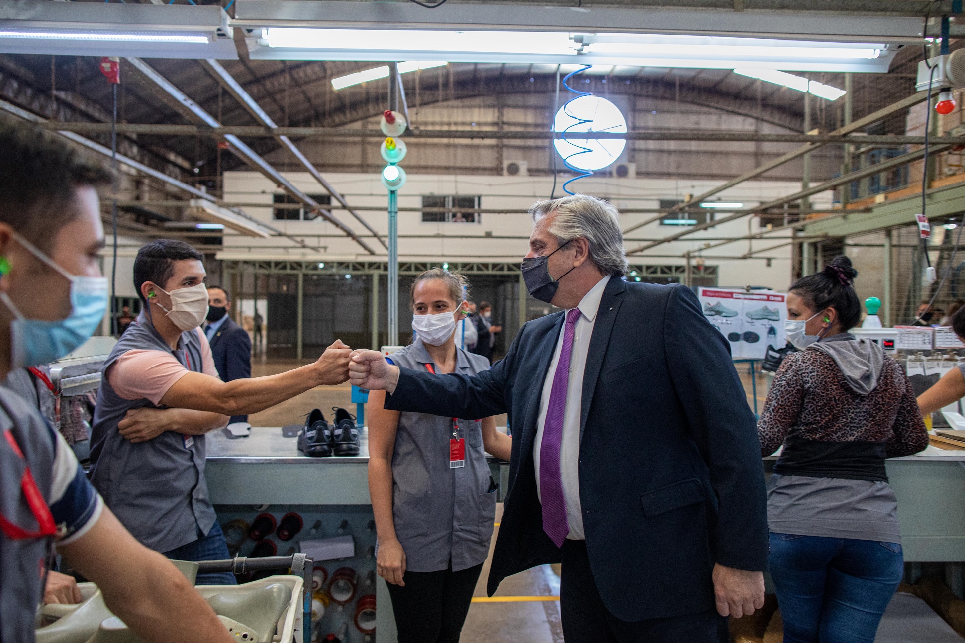 Cada vez que me dicen producir, yo escucho dar trabajo, dijo el Presidente en una fábrica en Misiones