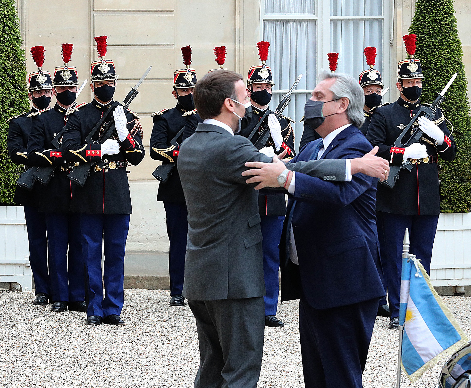 Macron a Alberto Fernández: “Sé cuáles son los esfuerzos que desempeña, señor Presidente. Francia está a su lado”