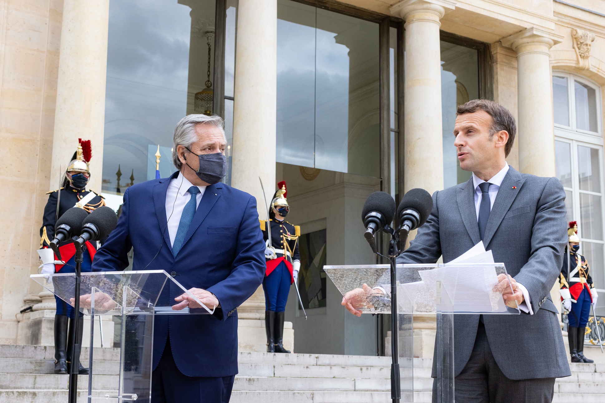 Macron a Alberto Fernández: “Sé cuáles son los esfuerzos que desempeña, señor Presidente. Francia está a su lado”