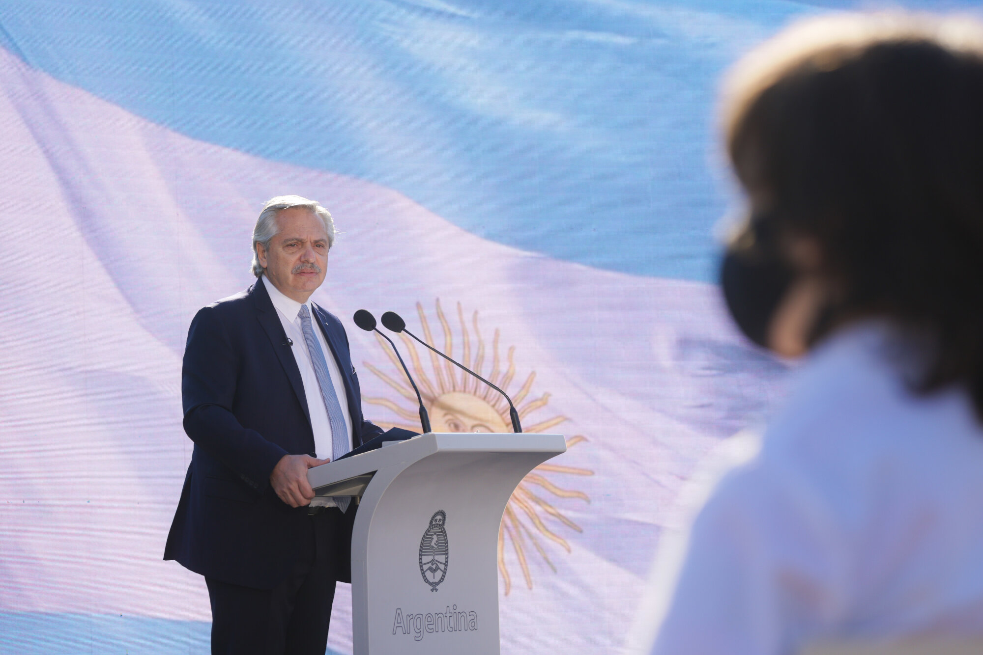 “Vamos a seguir trabajando para que en Argentina se terminen las diferencias”, afirmó el Presidente en el Día de la Bandera