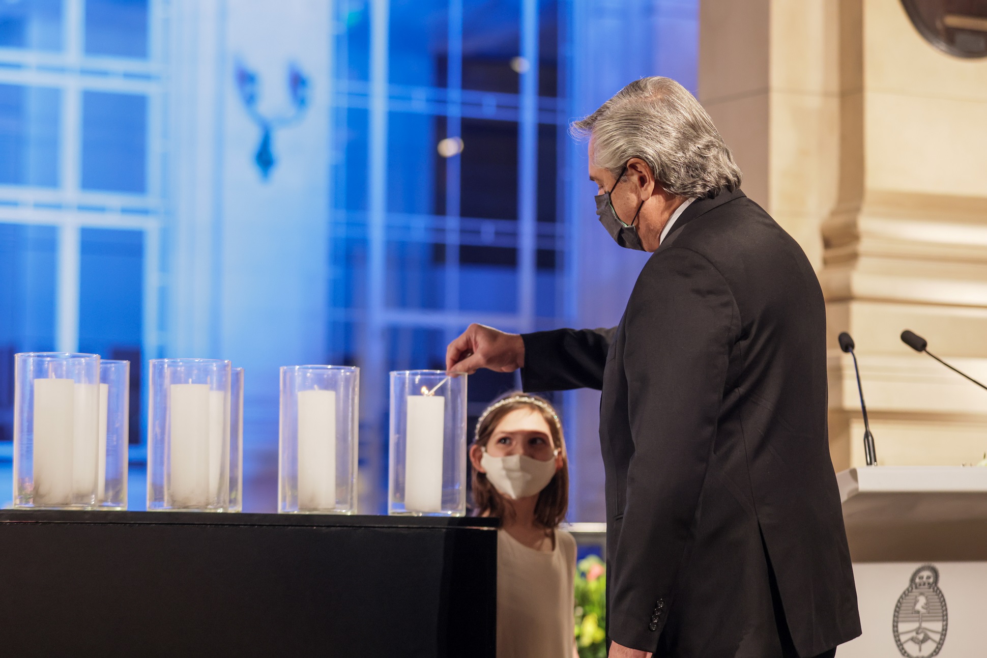 El Presidente encabezó un homenaje a los fallecidos por el Covid-19 en la Argentina: “No los olvidaremos nunca”