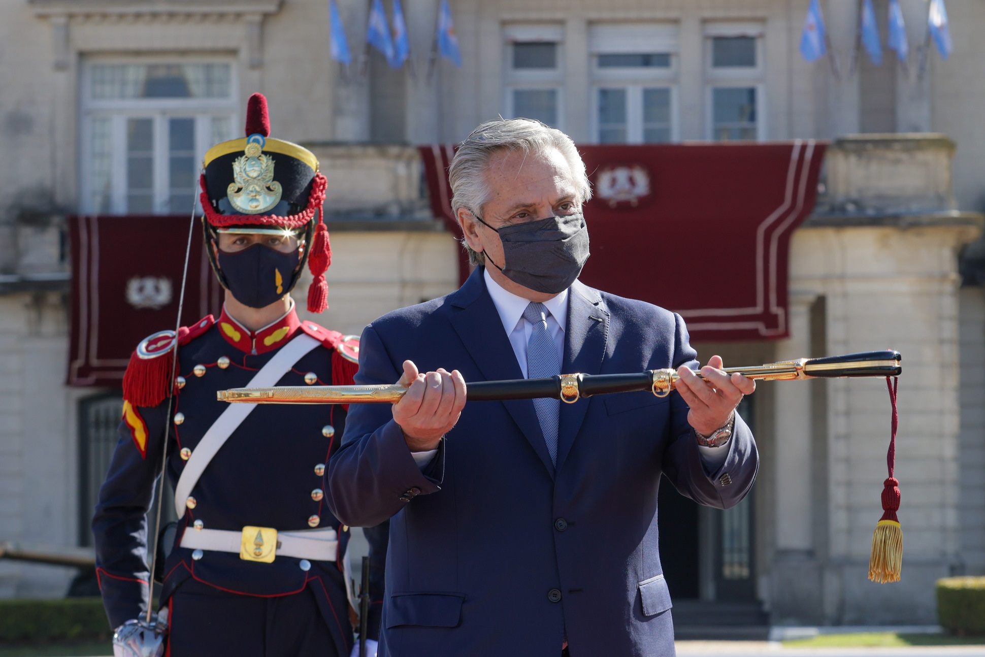 El Presidente agradeció a las Fuerzas Armadas la asistencia para enfrentar la pandemia: “Quiero reconocerles de corazón mi gratitud”
