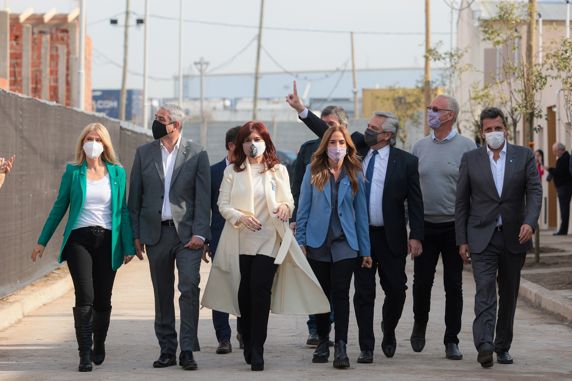 Alberto Fernández: “Estas casas dan alegría, trabajo y dignidad a quienes hoy comienzan a vivir en ellas”