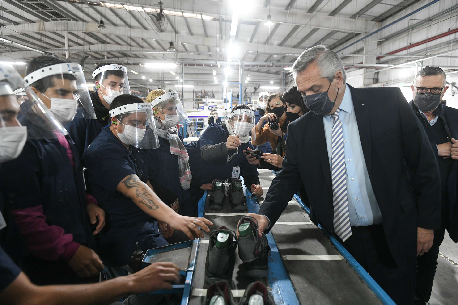 Fernández: “Lo que vivió esta empresa es lo que vivió la industria entre 2016 y 2019, una Argentina donde mucha gente se quedó en la calle”