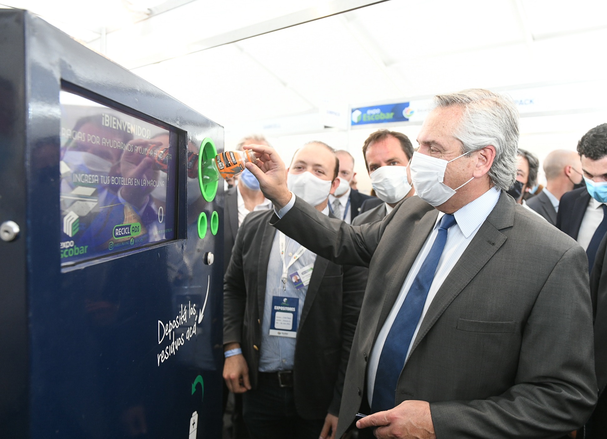 El presidente Alberto Fernández recorrió stands de empresas locales y regionales en el multievento de negocios, Expo Escobar