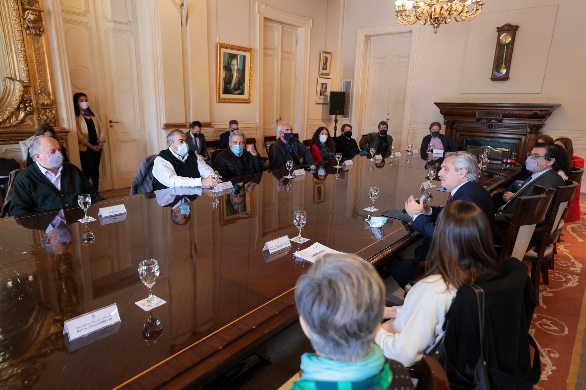 El Presidente presentó un proyecto de ley para consolidar ambientes laborales  seguros y saludables