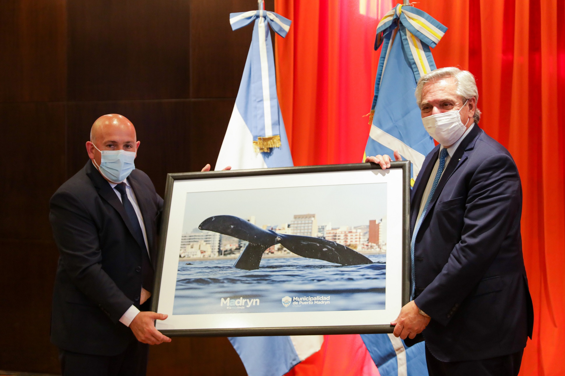 En Puerto Madryn, el Presidente se reunió con representantes del sector turístico y mantuvo un encuentro con empresarios de Aluar