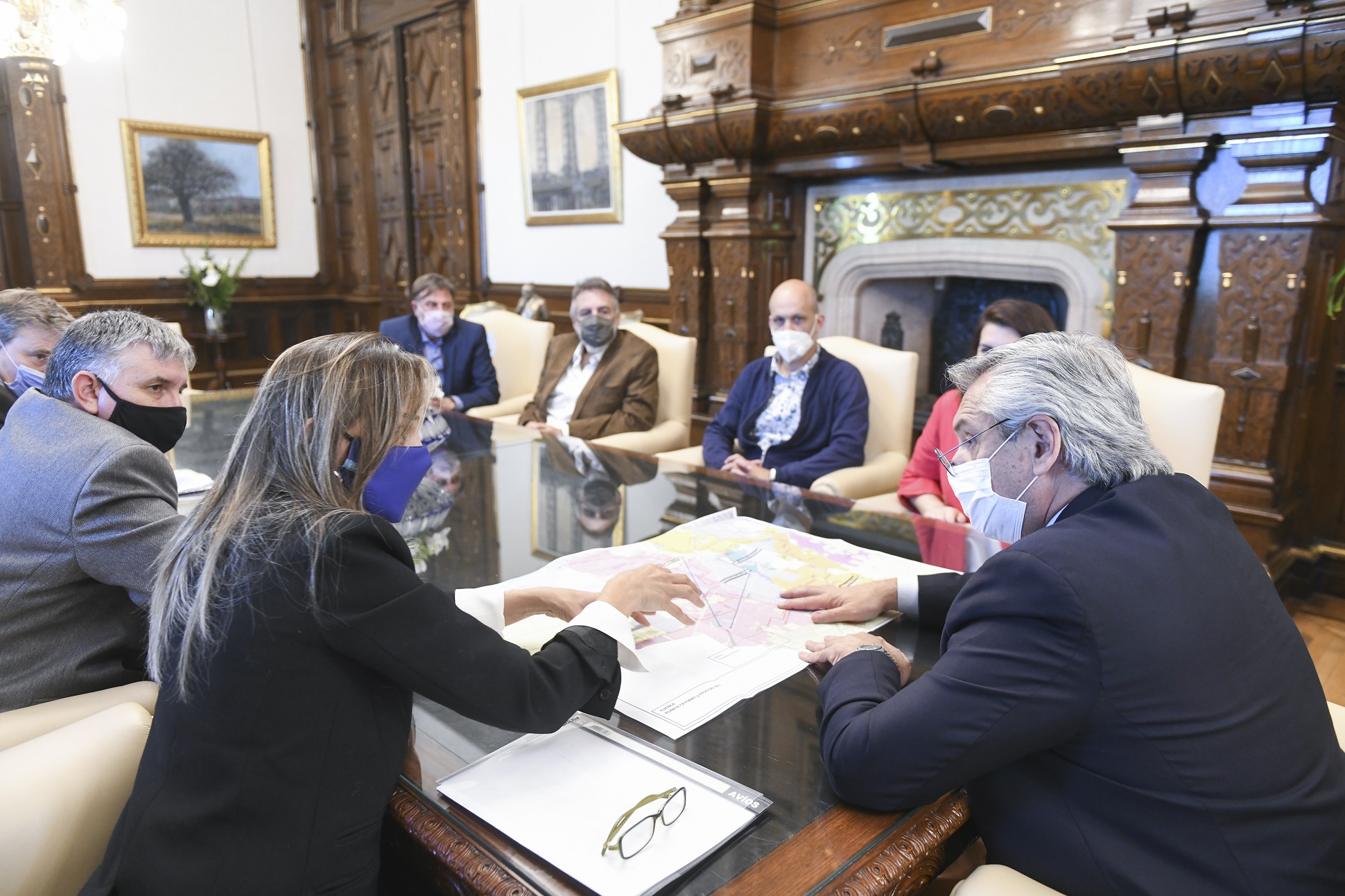 El Presidente presentó un plan maestro a vecinos de Moreno que le habían transmitido la necesidad de contar con desagües cloacales en el municipio