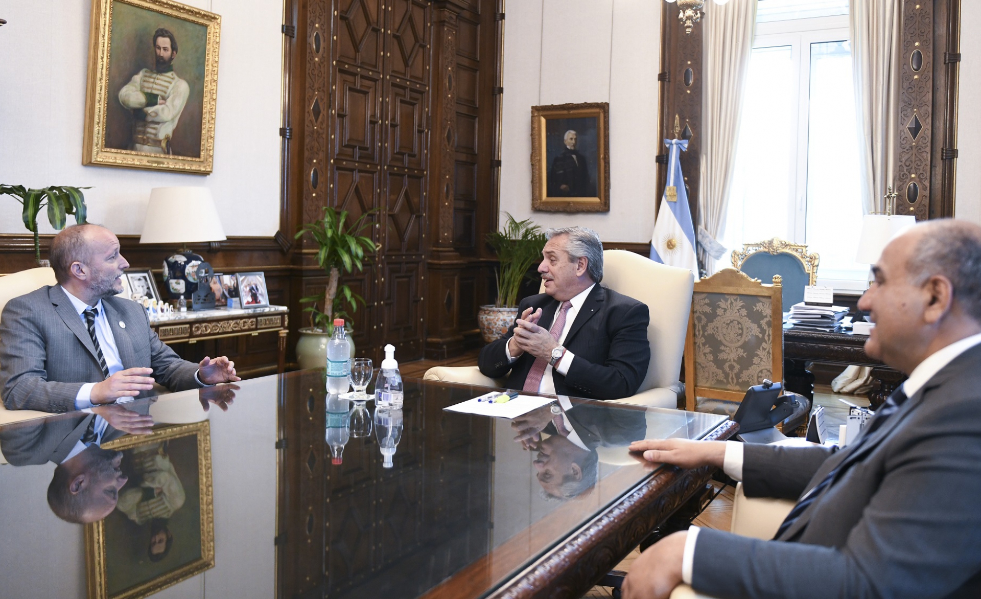 El presidente recibió este mediodía al jefe de Gabinete de la provincia de Buenos Aires, Martín Insaurralde