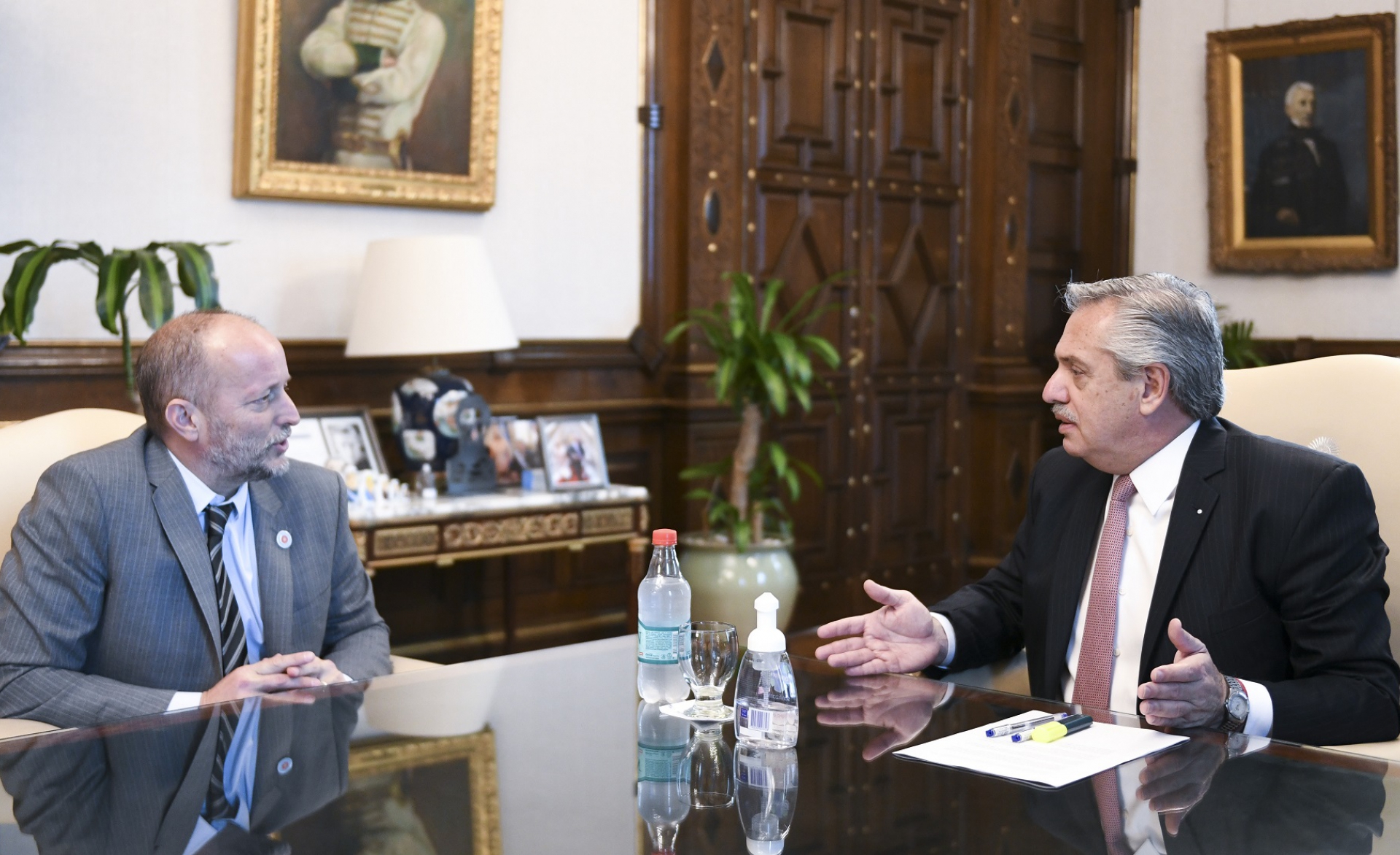 El presidente recibió este mediodía al jefe de Gabinete de la provincia de Buenos Aires, Martín Insaurralde