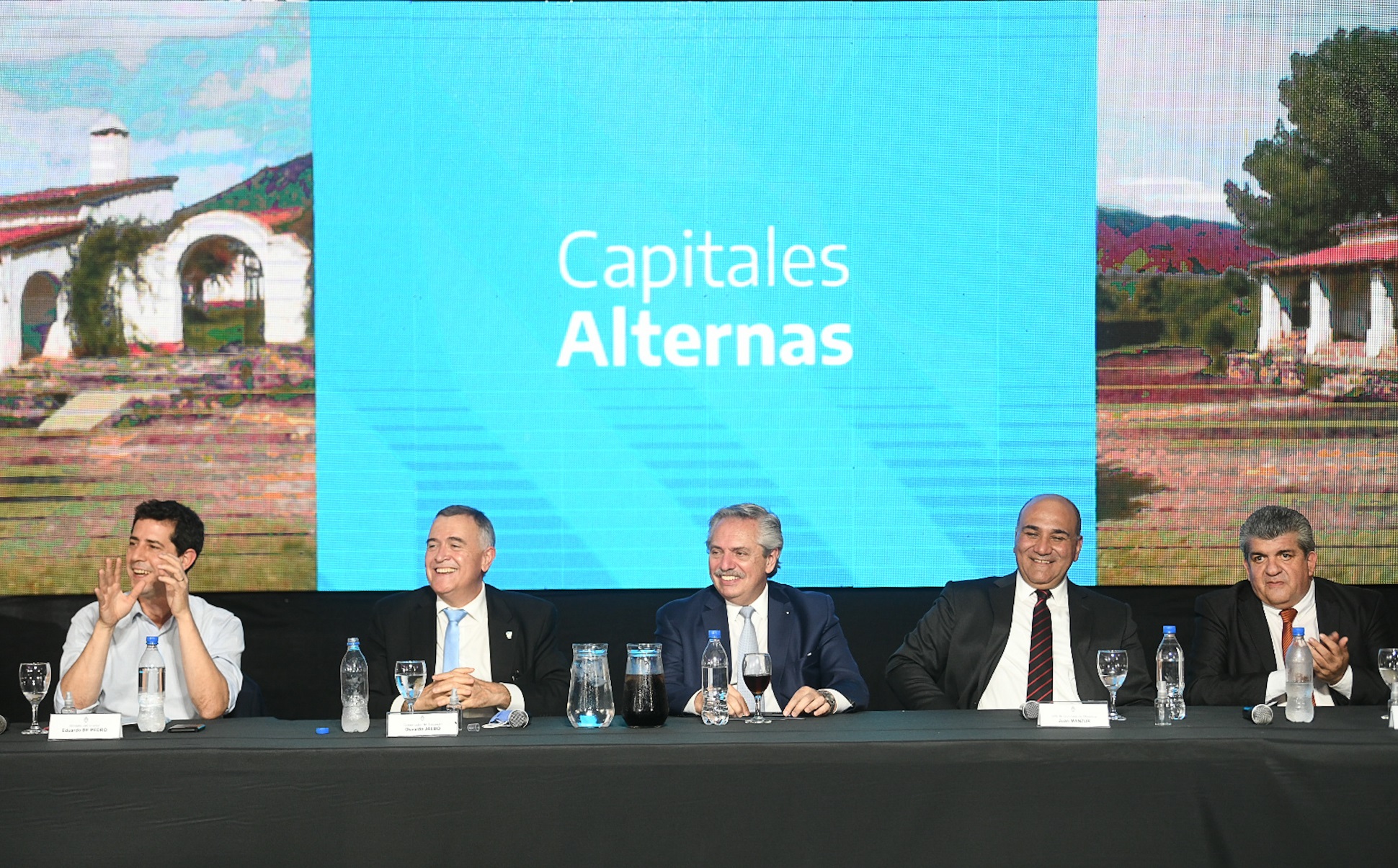 “Tenemos una gran oportunidad, la Argentina está creciendo a pasos acelerados”, dijo el presidente al anunciar obras por más de  33.000 millones de pesos para Tucumán