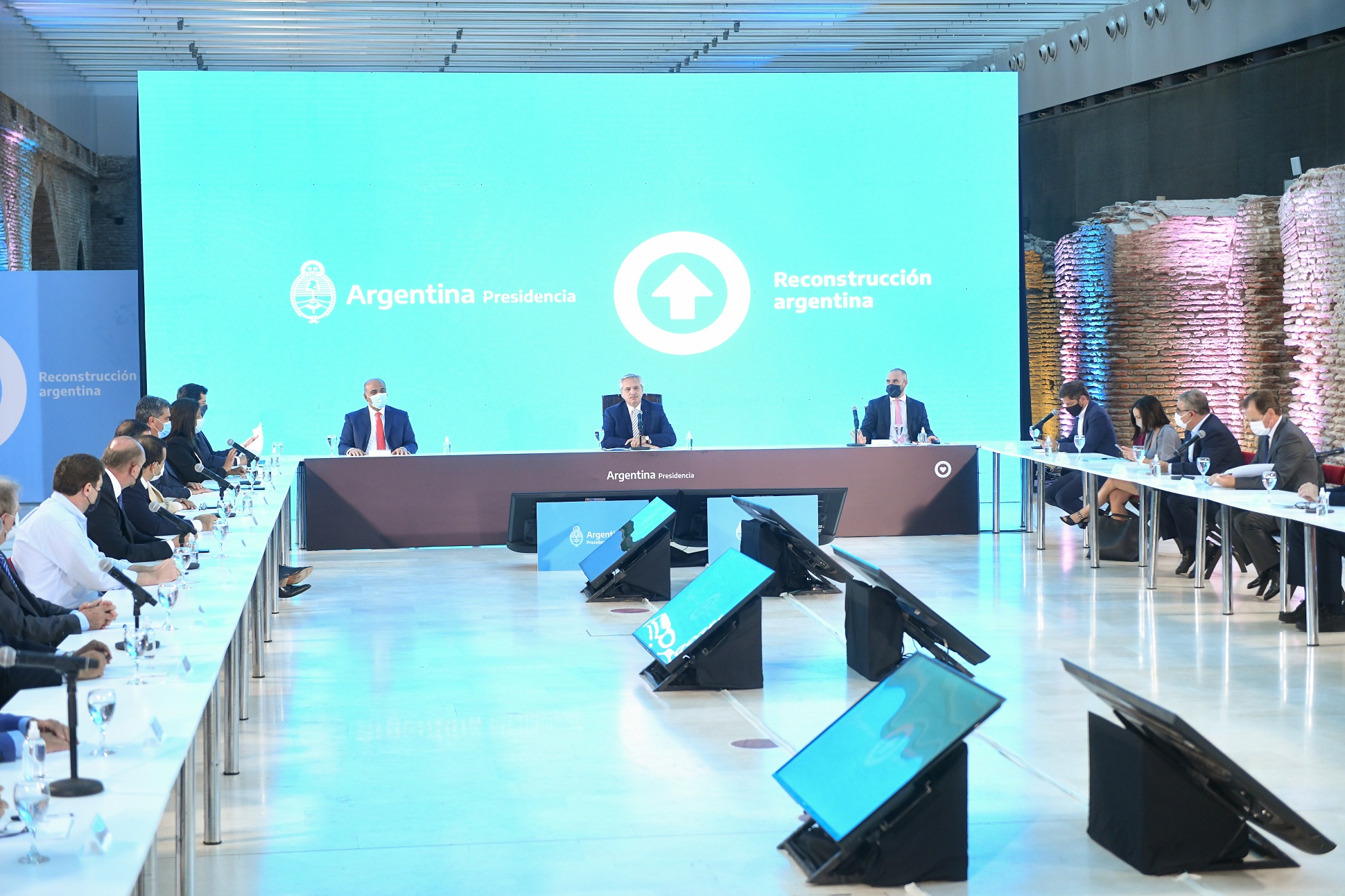 Alberto Fernández: “La palabra ajuste está desterrada de la discusión con el FMI, para nosotros el secreto es crecer”