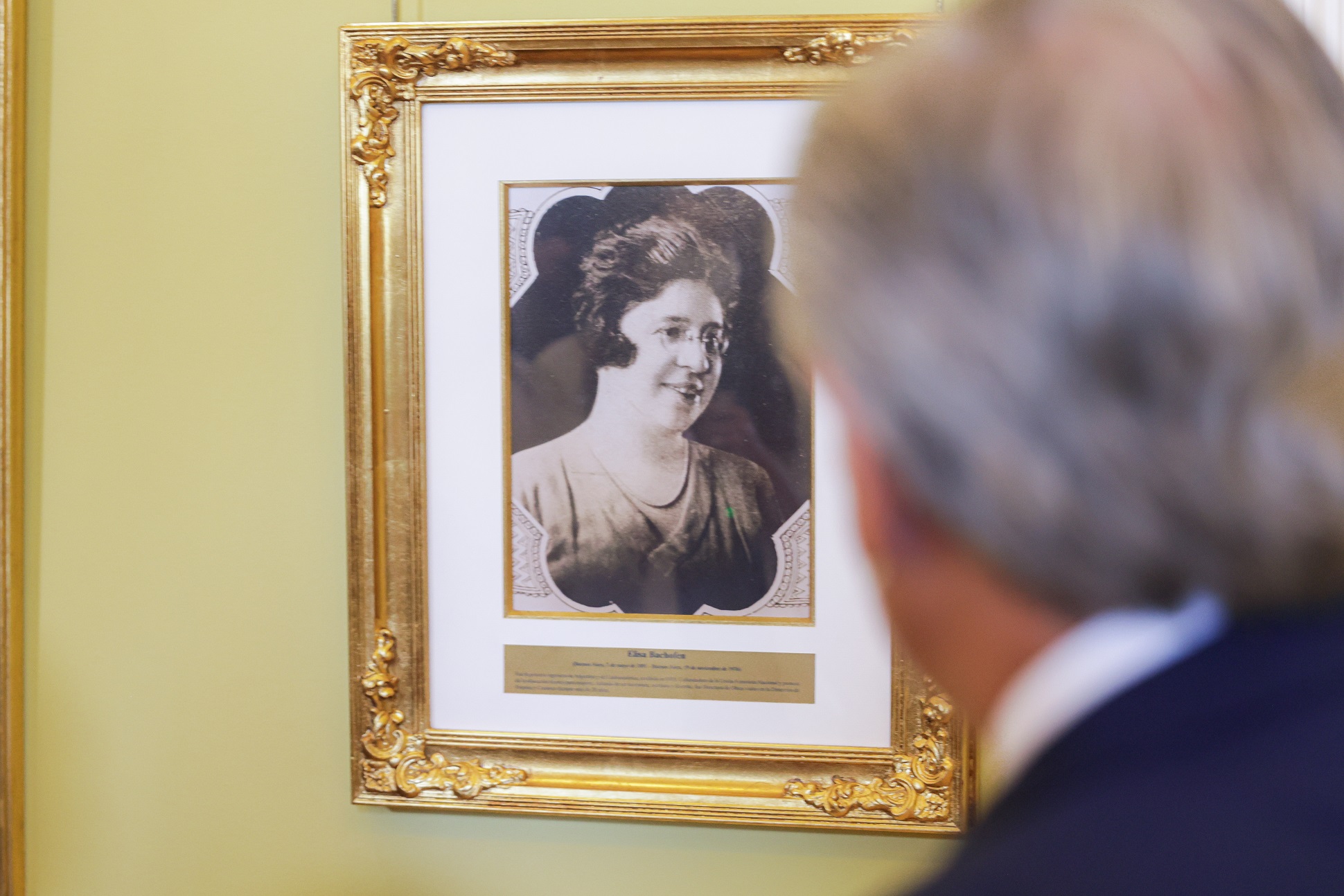 “Queremos poner en valor el aporte de la mujer para el desarrollo de nuestra sociedad”, dijo el presidente, en el Salón de la Ciencia Argentina