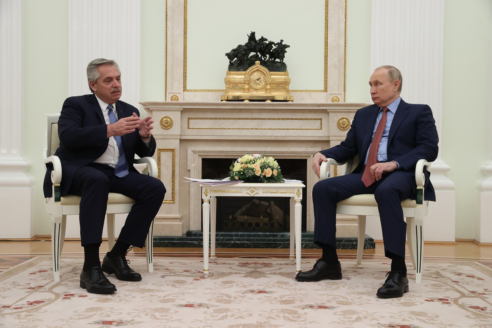 El presidente mantuvo una reunión con su par de Rusia, Vladímir Putin, y acordaron avanzar en reforzar los vínculos bilaterales