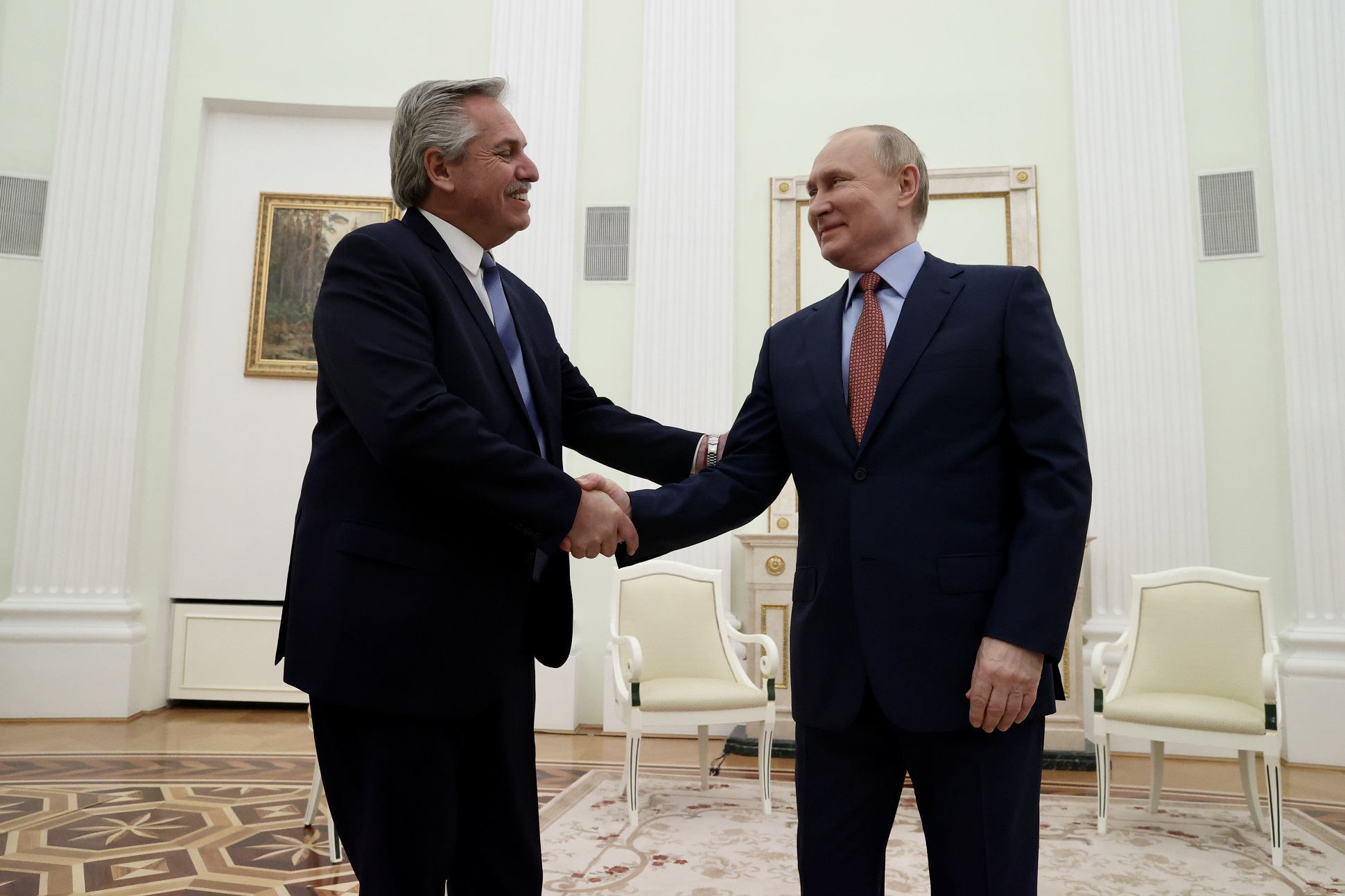 El presidente mantuvo una reunión con su par de Rusia, Vladímir Putin, y acordaron avanzar en reforzar los vínculos bilaterales