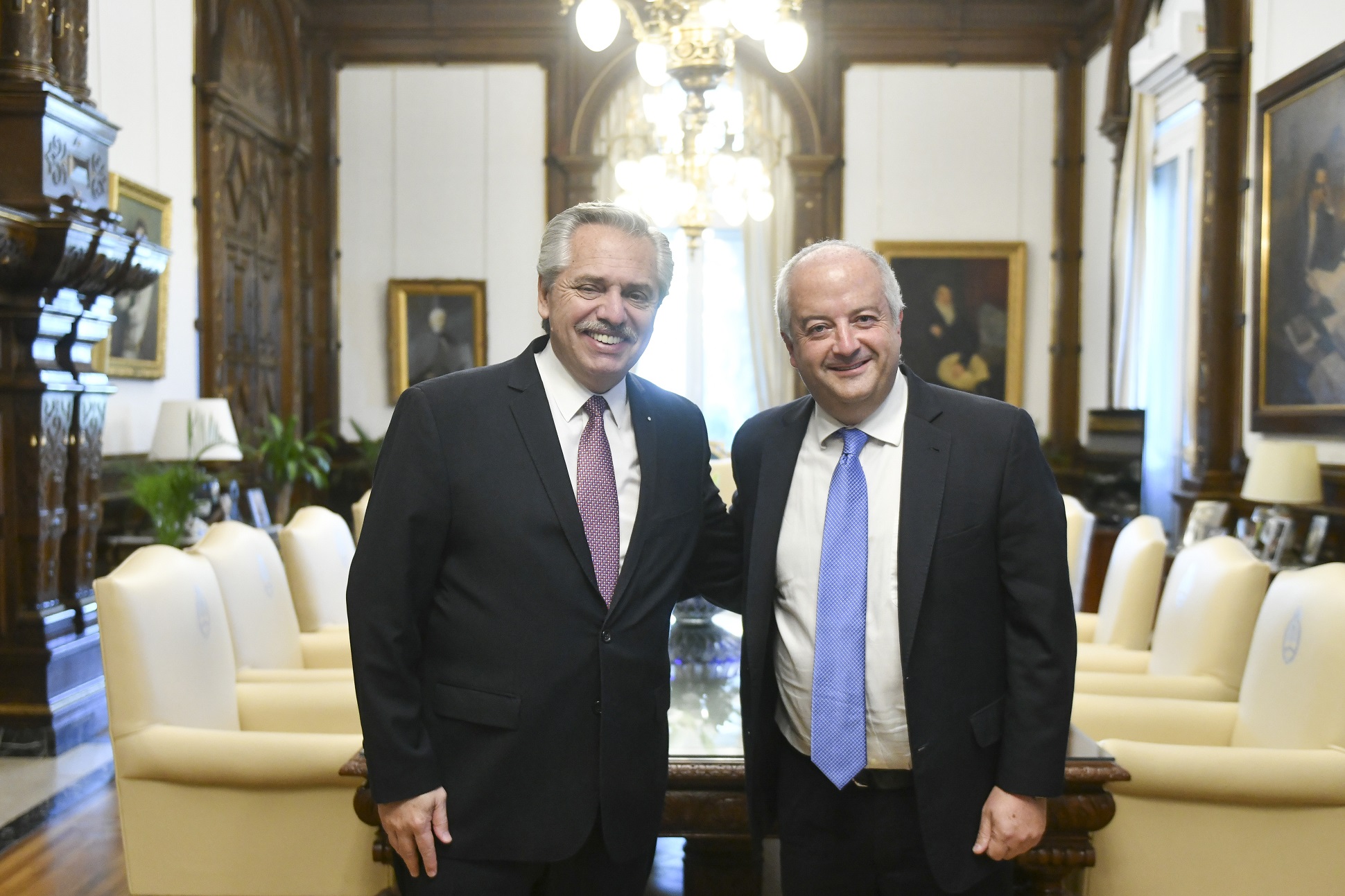 El presidente recibió al embajador de Chile, Nicolás Monckeberg Díaz