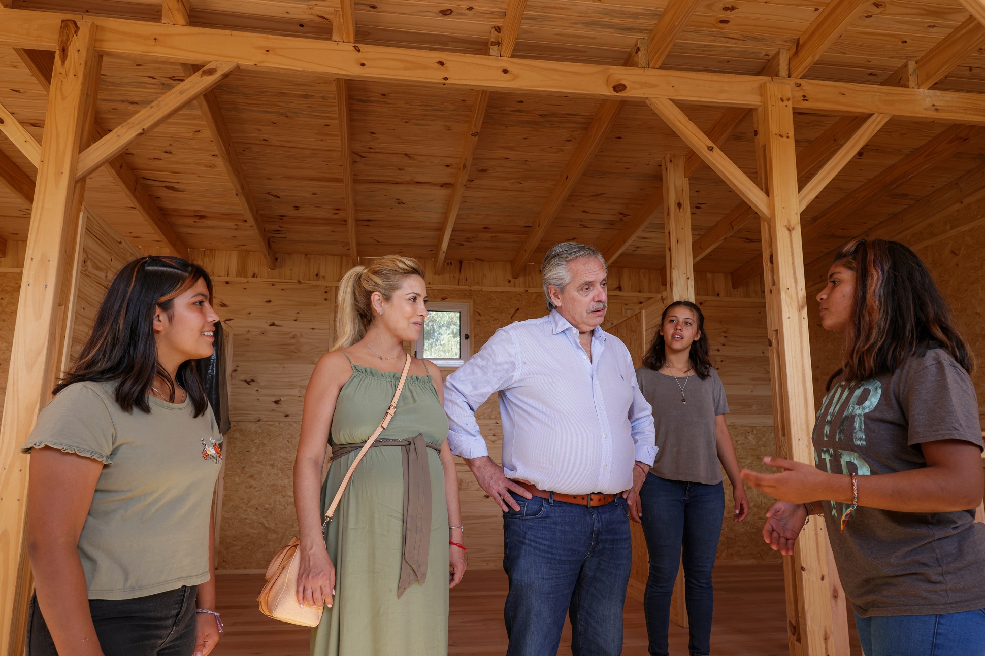 El presidente visitó las nuevas instalaciones de un Hogar para chicos en guarda judicial, en Punta Indio