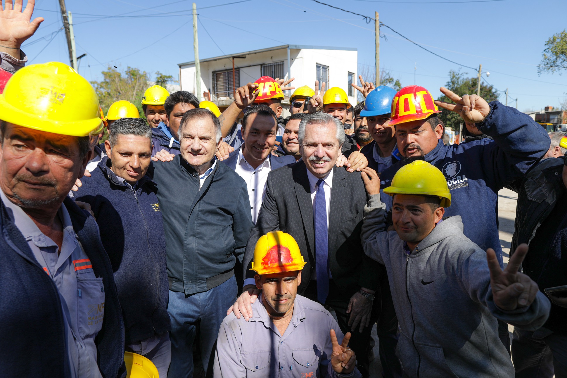 El presidente recorrió la obra de entubamiento del Arroyo Jiménez y encabezó un encuentro con empresarios en Florencio Varela