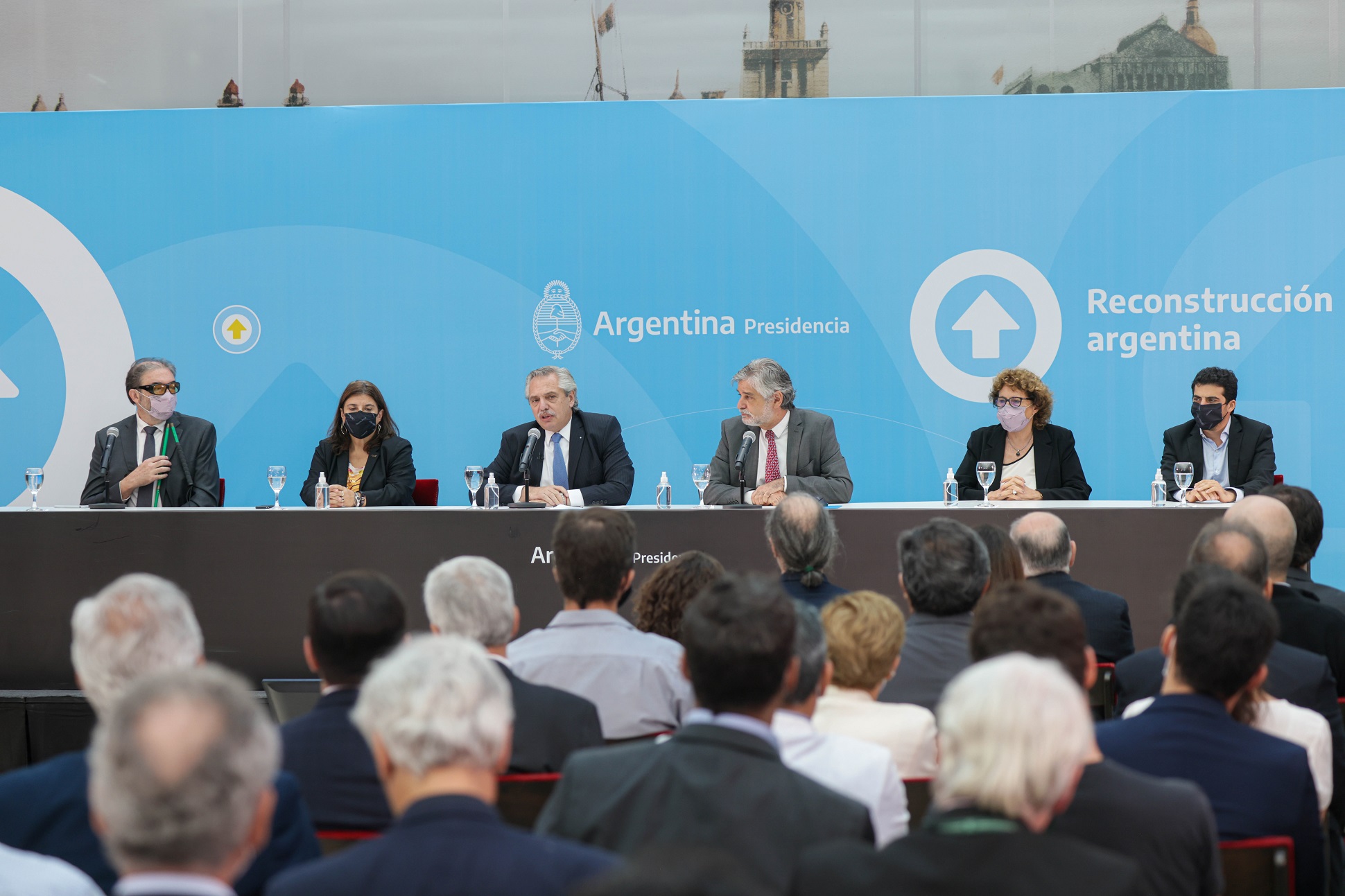 El presidente anunció una inversión de $13 mil millones para el desarrollo federal de la ciencia y la tecnología