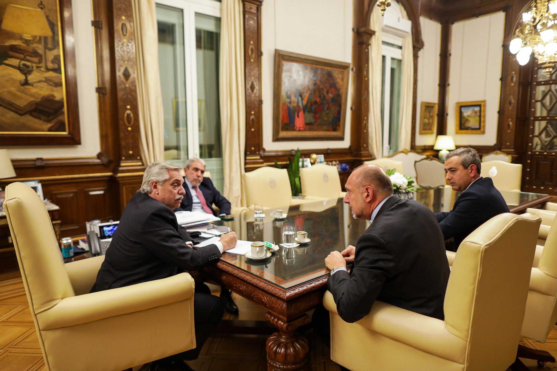 El presidente se comprometió a reforzar la seguridad de Rosario durante un encuentro con el gobernador Perotti y el intendente Javkin