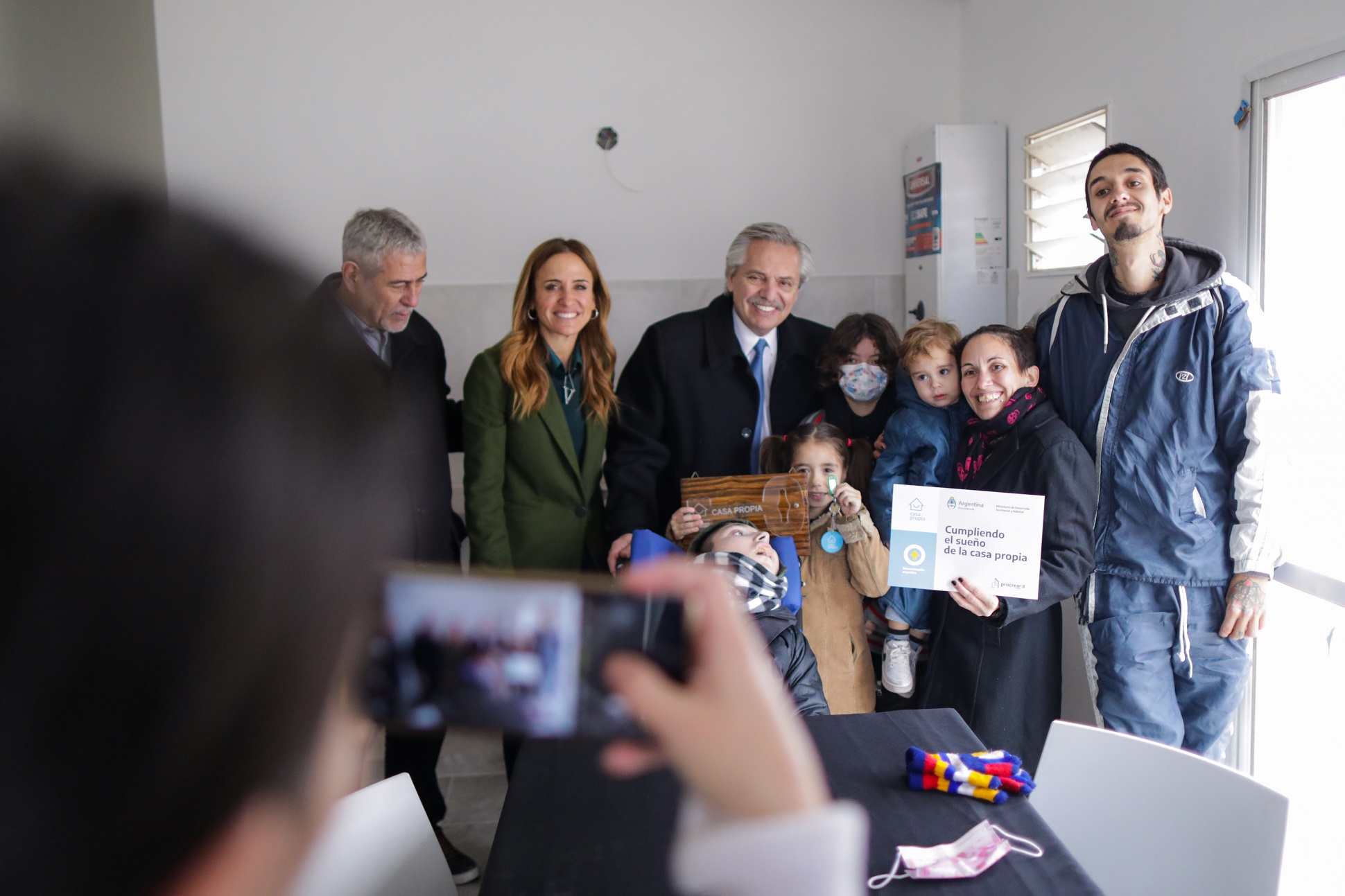 “Tenemos que estar orgullosos de que el Estado construya viviendas para las argentinas y argentinos que las necesitan”, afirmó el presidente