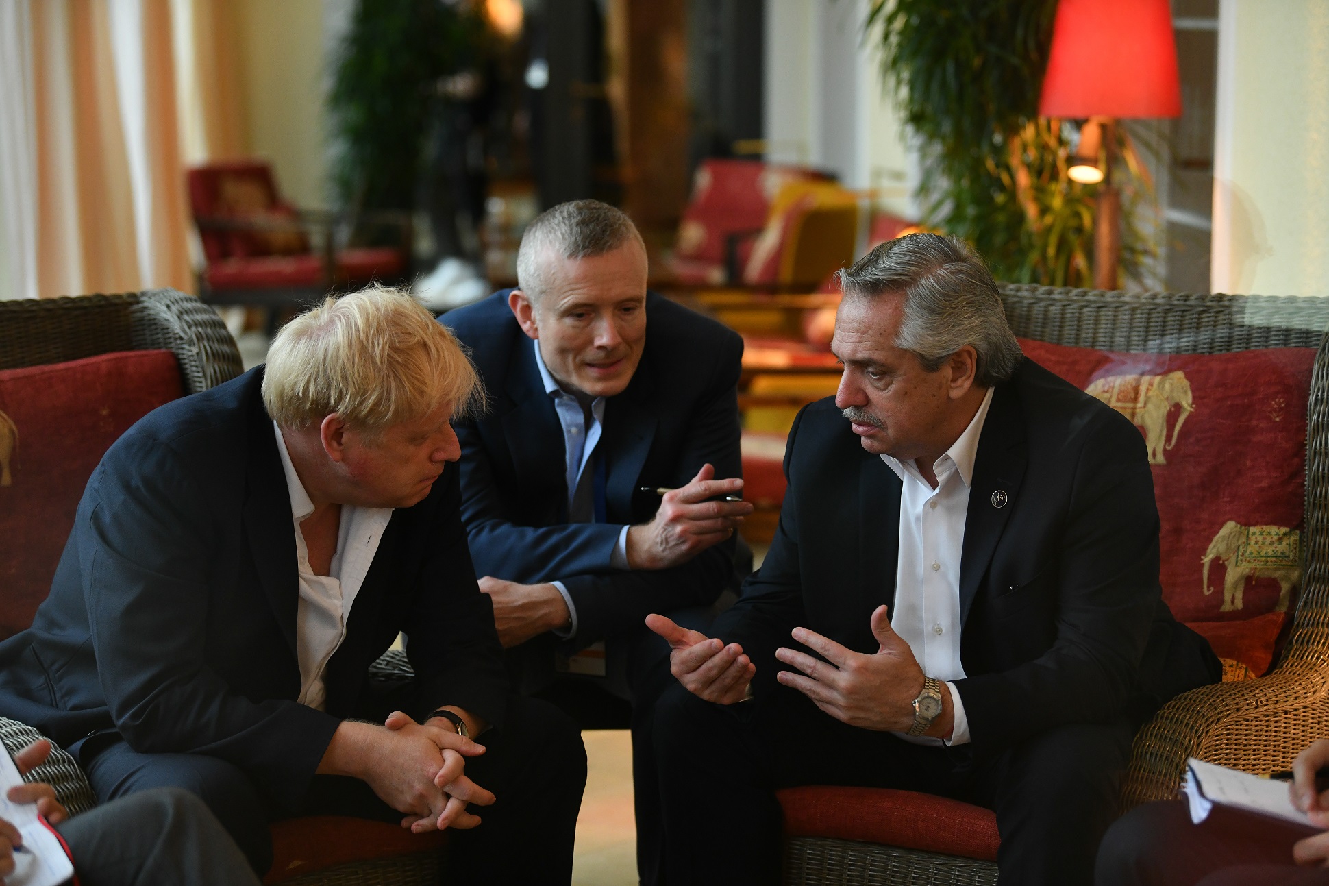 El presidente mantuvo un encuentro bilateral con el primer ministro de Reino Unido, Boris Johnson