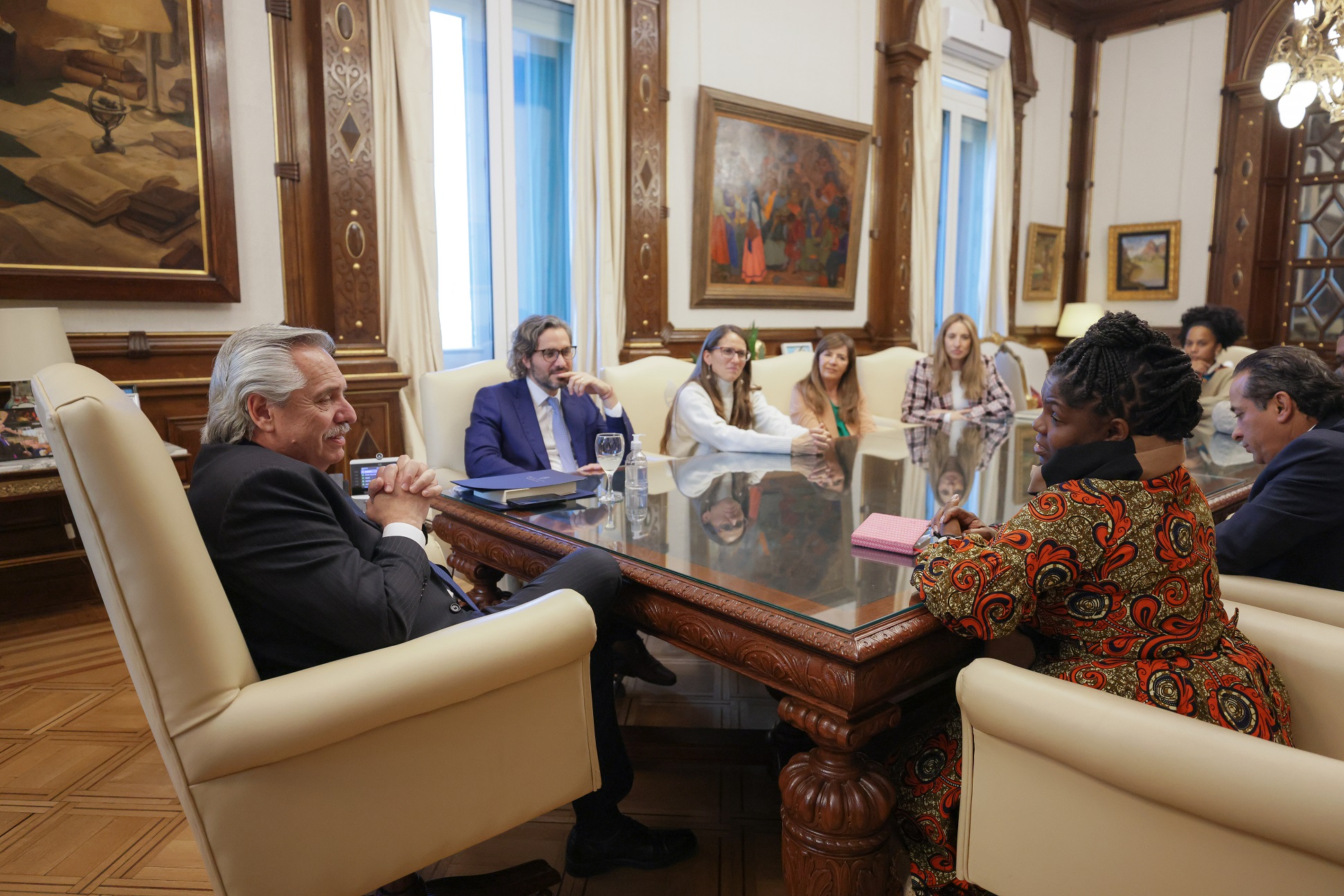 El presidente recibió a la vicepresidenta electa de Colombia, Francia Márquez