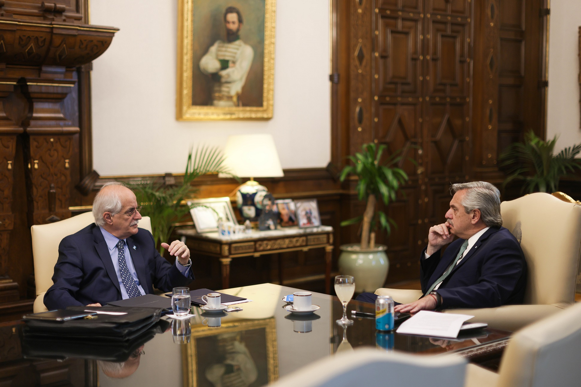 El presidente se reunió con el ministro de Defensa, Jorge Taiana