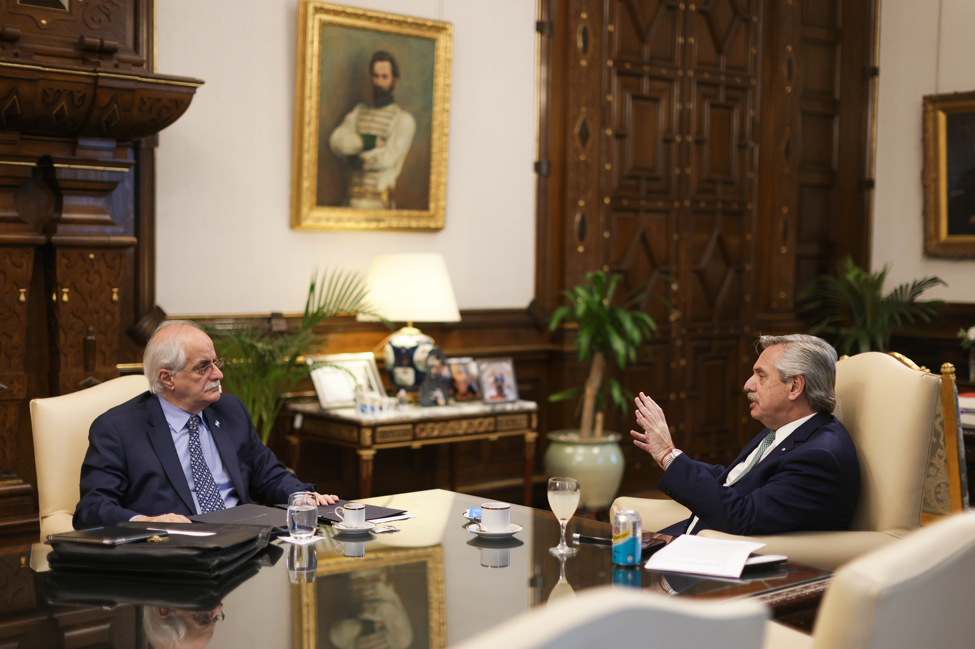 El presidente se reunió con el ministro de Defensa, Jorge Taiana