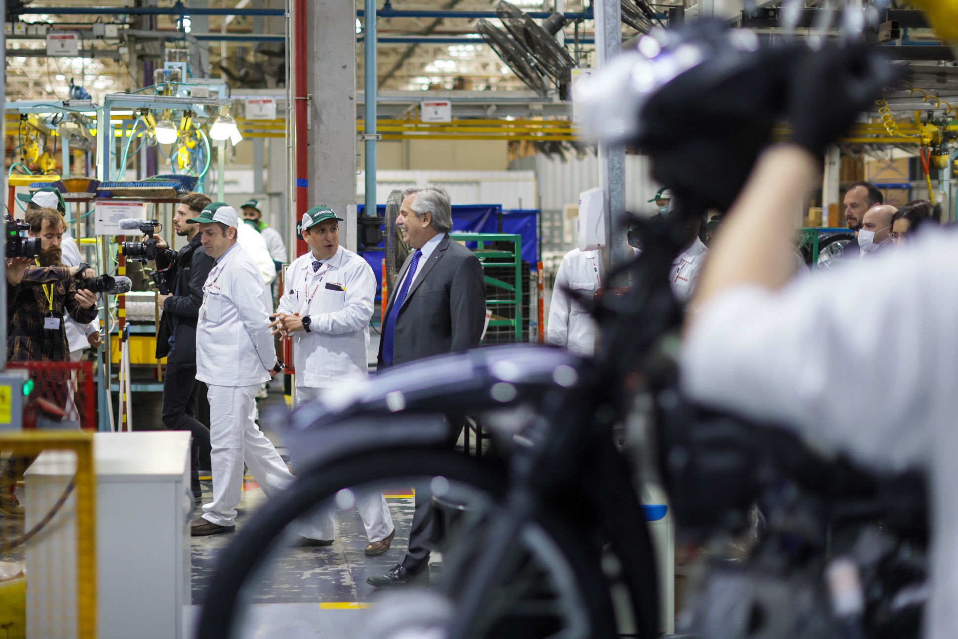 El presidente visitó la planta de Honda Argentina que alcanza la producción de 1.200.000 motos de industria nacional