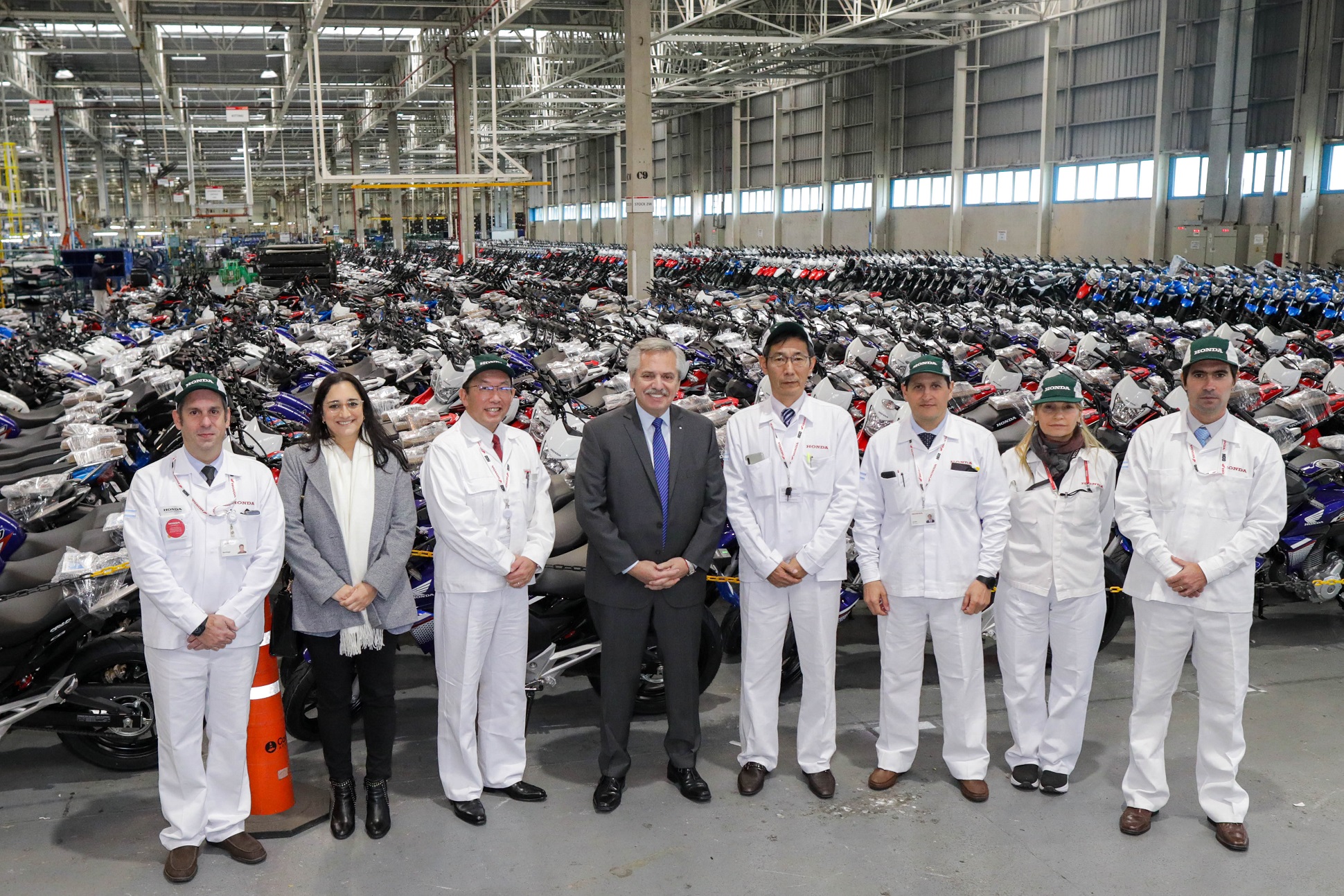 El presidente visitó la planta de Honda Argentina que alcanza la producción de 1.200.000 motos de industria nacional