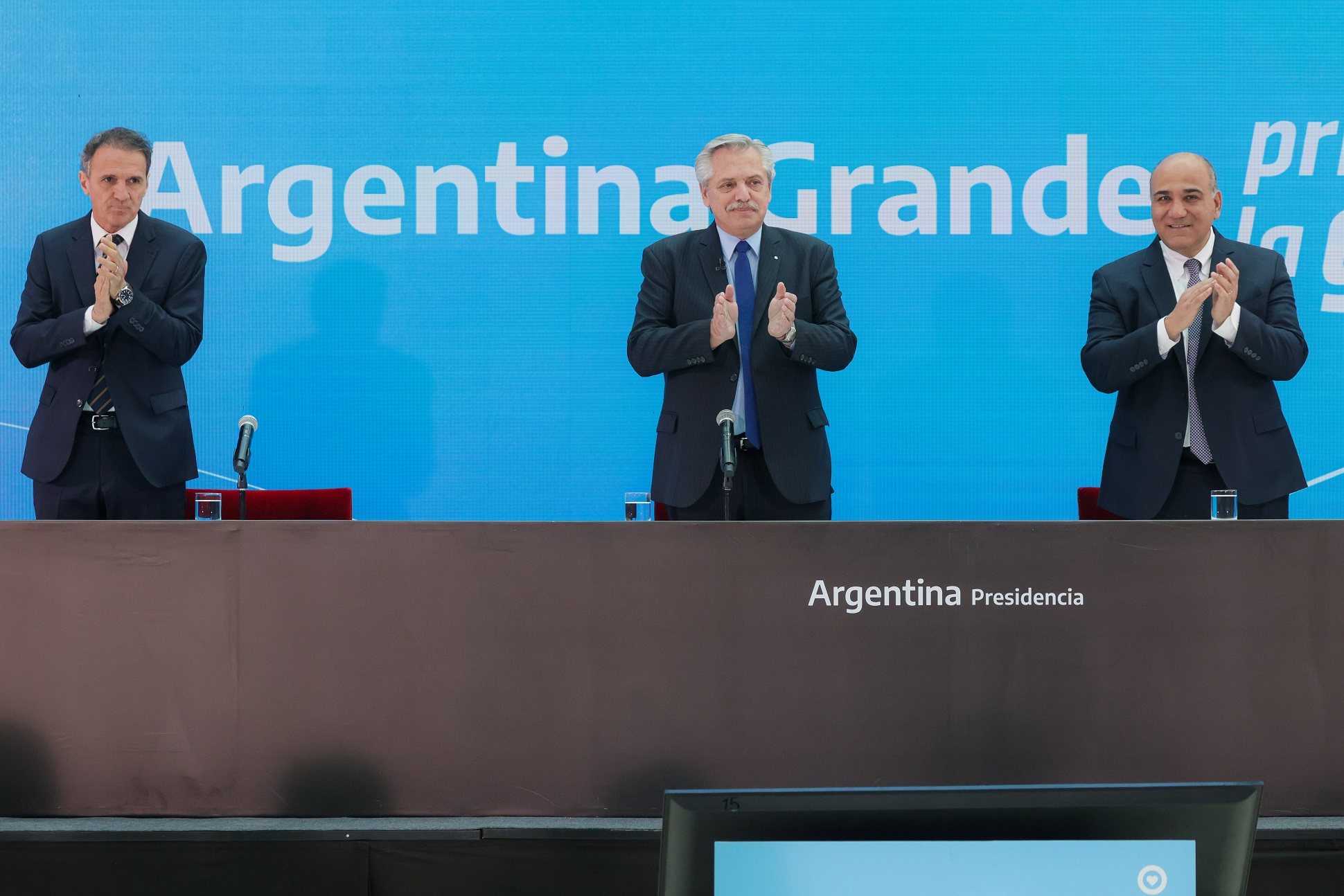 Alberto Fernández: La obra pública debe ser un gran motor para llevar trabajo y desarrollo a todo el país”