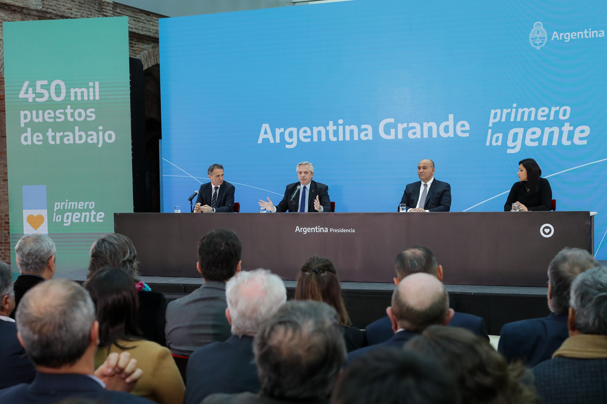 Alberto Fernández: La obra pública debe ser un gran motor para llevar trabajo y desarrollo a todo el país”