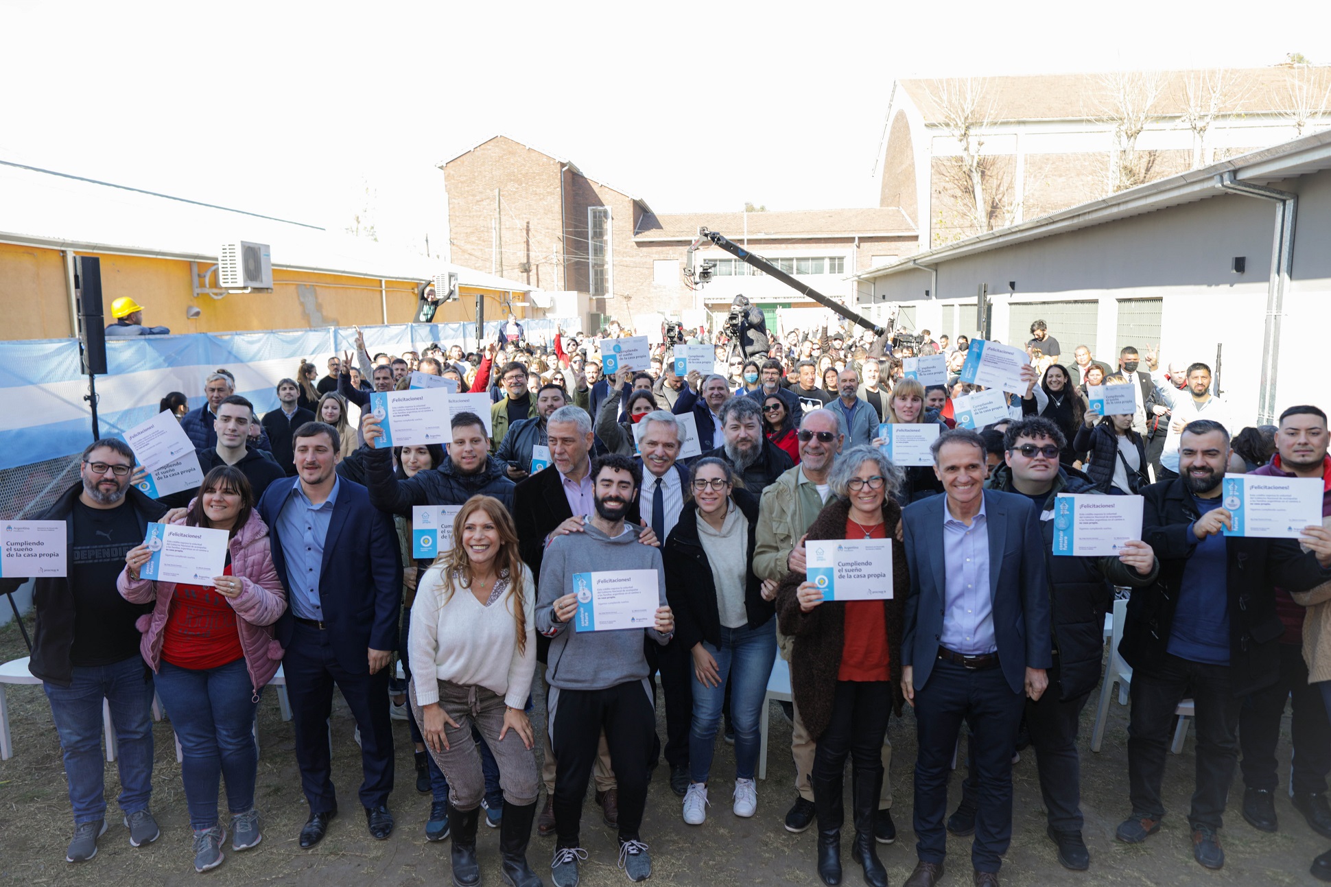 Alberto Fernández: “Tenemos que trabajar incansablemente para que cada familia argentina tenga un techo digno que la proteja”