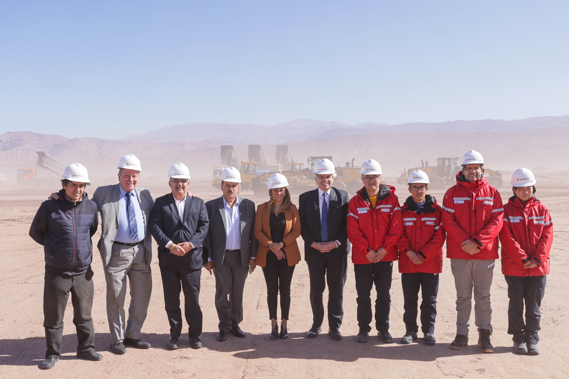 El presidente recorrió el proyecto minero de litio Tres Quebradas en Catamarca