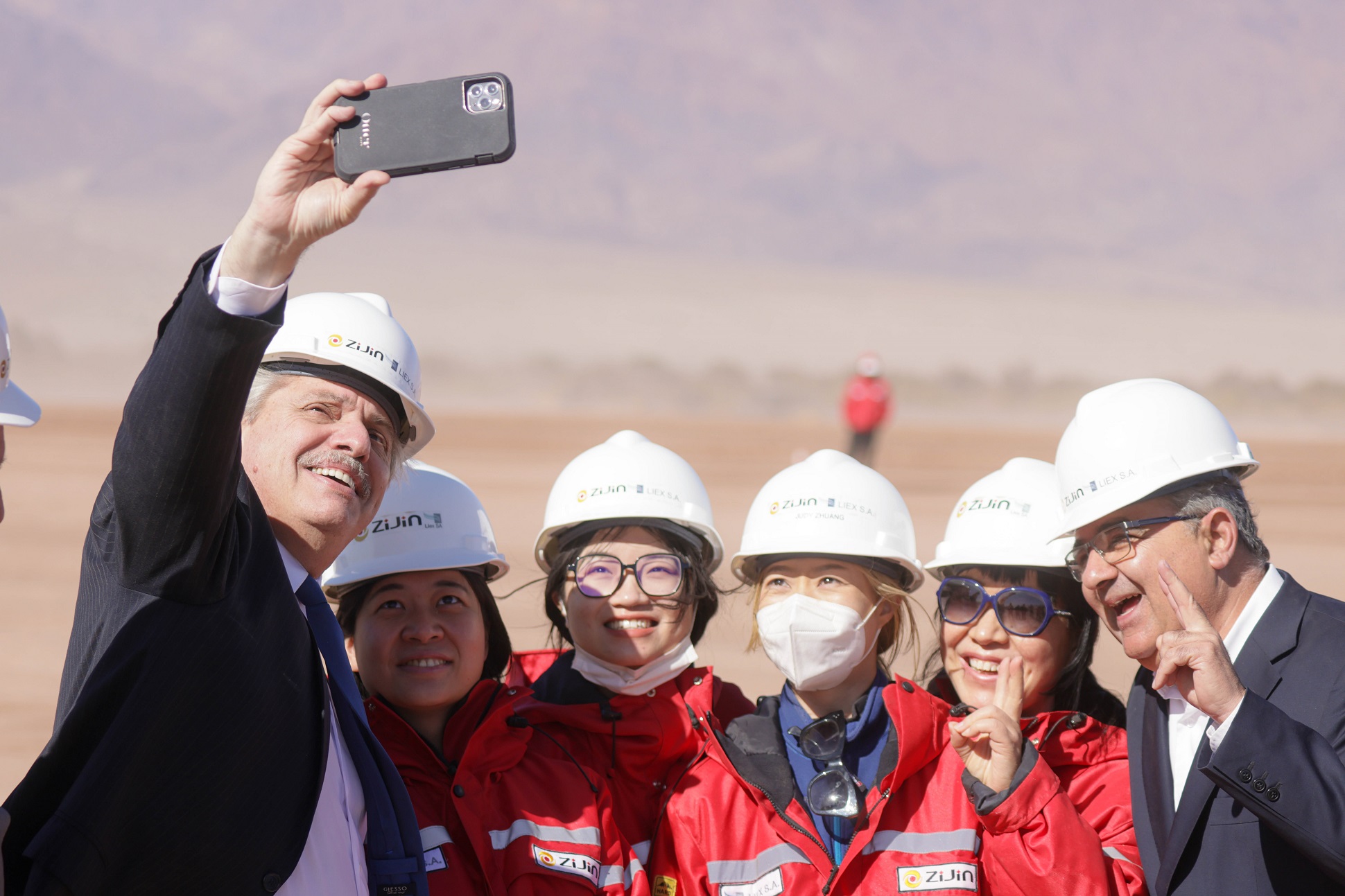 El presidente recorrió el proyecto minero de litio Tres Quebradas en Catamarca