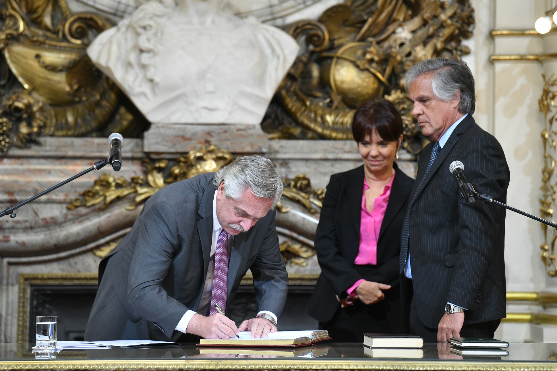 El presidente tomó juramento a la nueva Secretaria de Asuntos Estratégicos, Mercedes Marcó del Pont