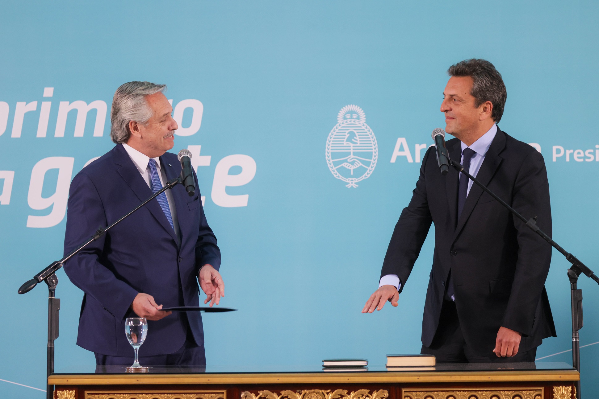 El presidente tomó juramento al nuevo ministro de Economía, Sergio Massa