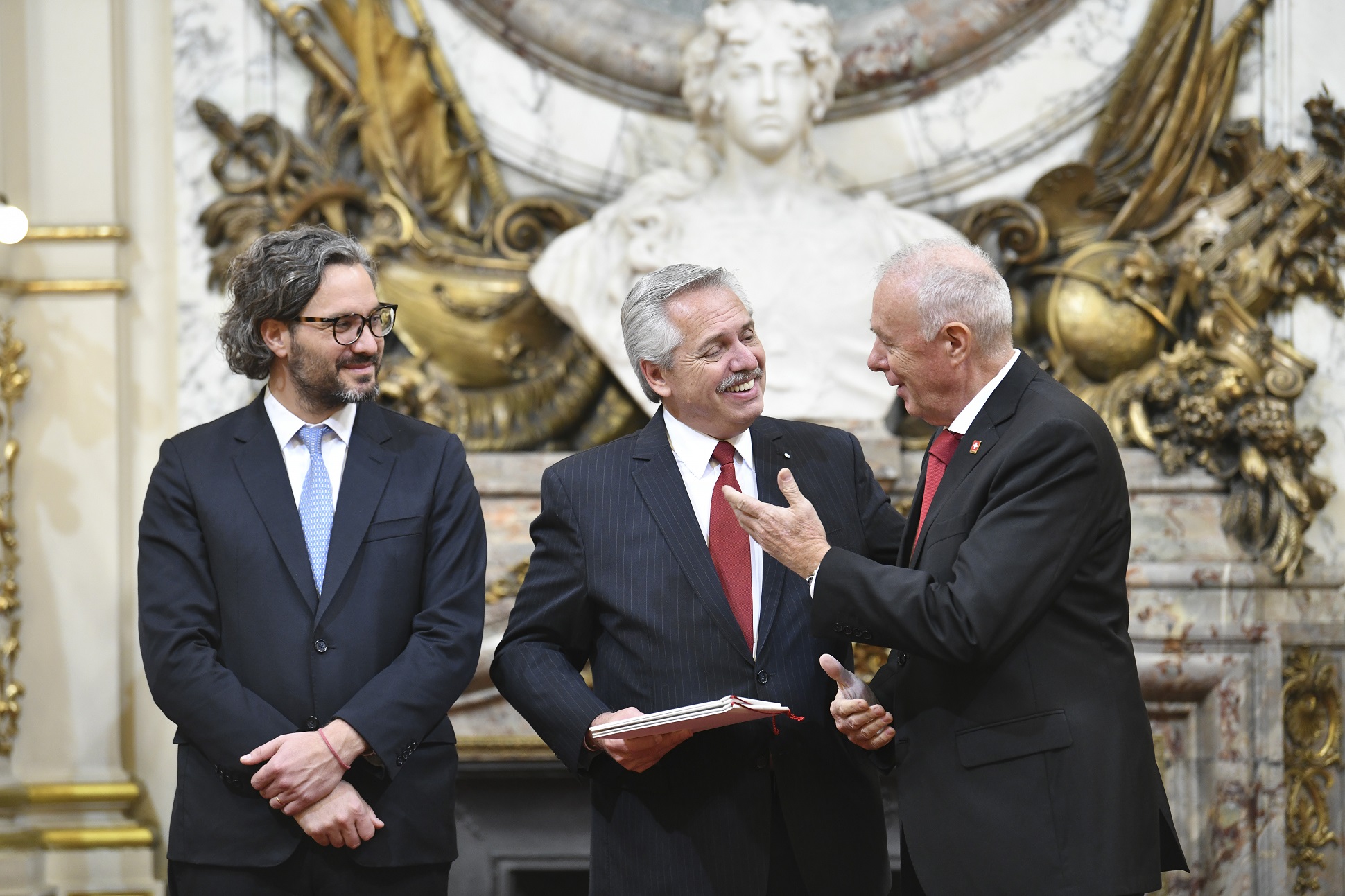 El presidente recibió las cartas credenciales de 20 nuevos embajadores y embajadoras