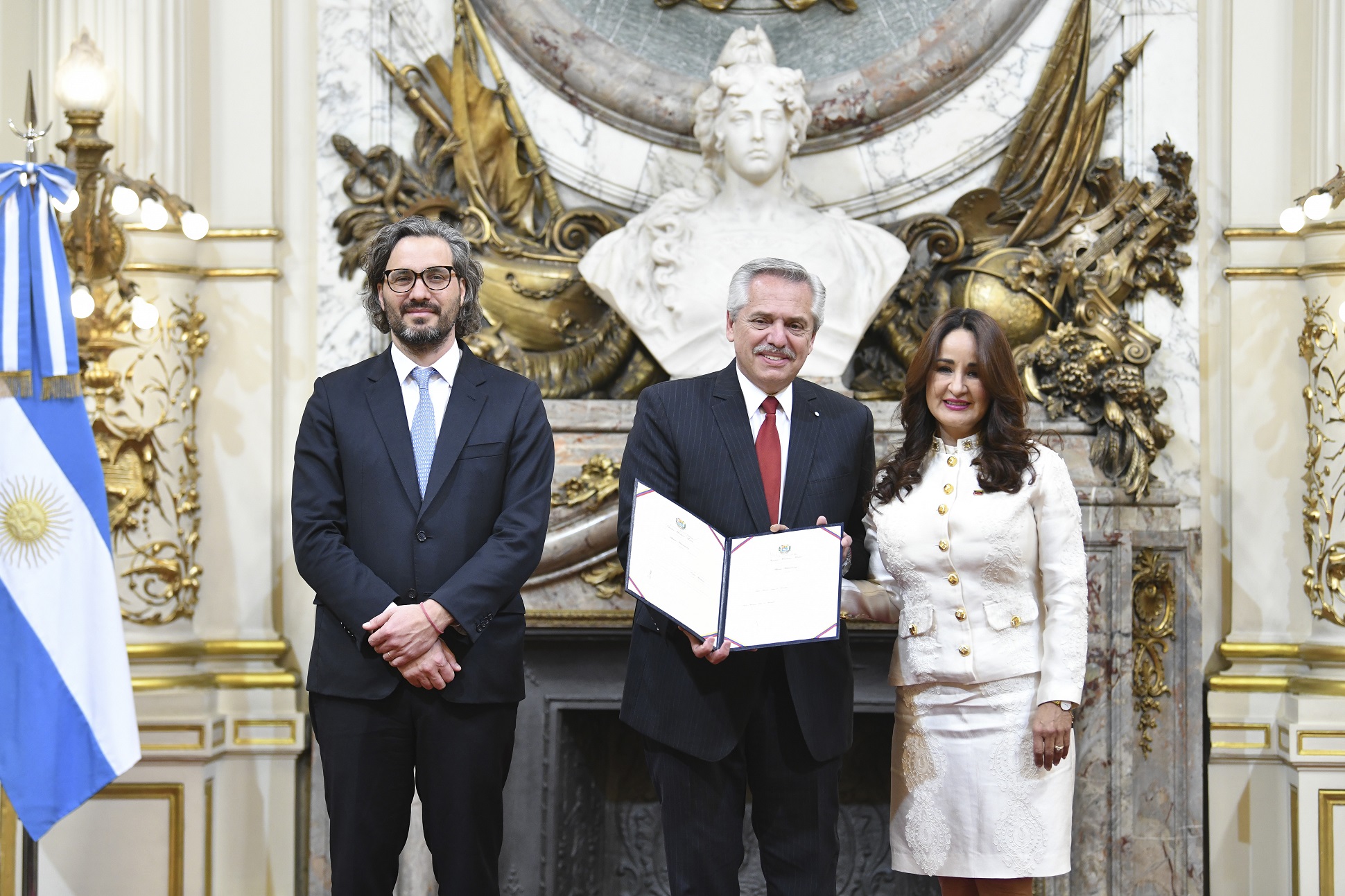 El presidente recibió las cartas credenciales de 20 nuevos embajadores y embajadoras