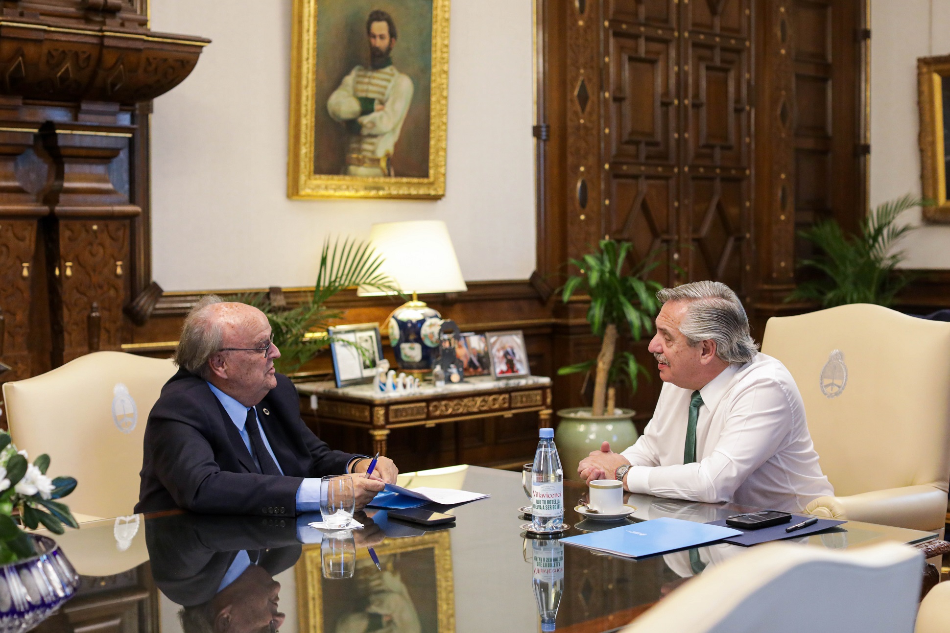 El presidente recibió al secretario de Industria y Desarrollo Productivo, José Ignacio de Mendiguren