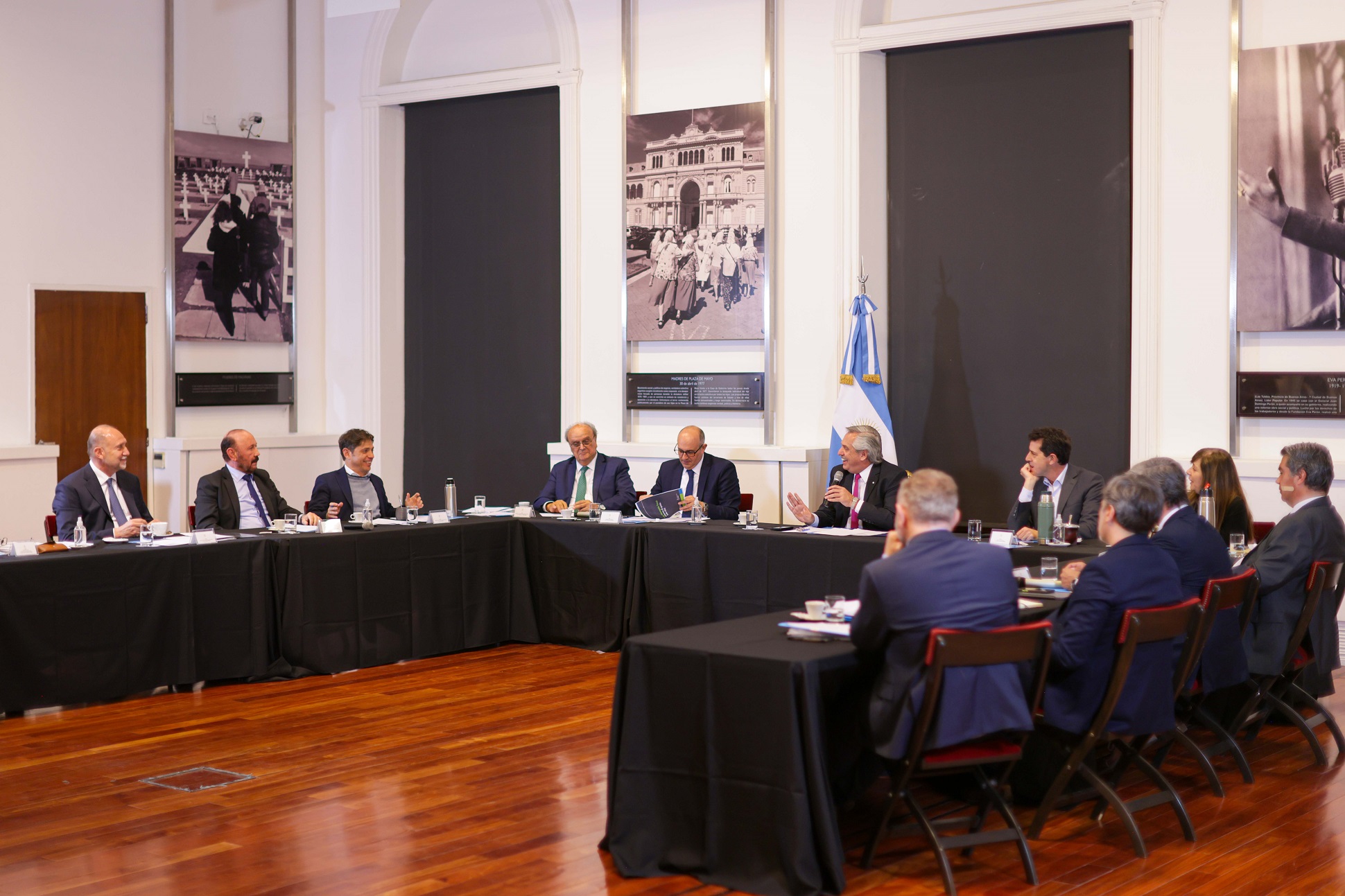 El presidente encabezó el tercer encuentro del Consejo Federal Hidrovía (CFH)