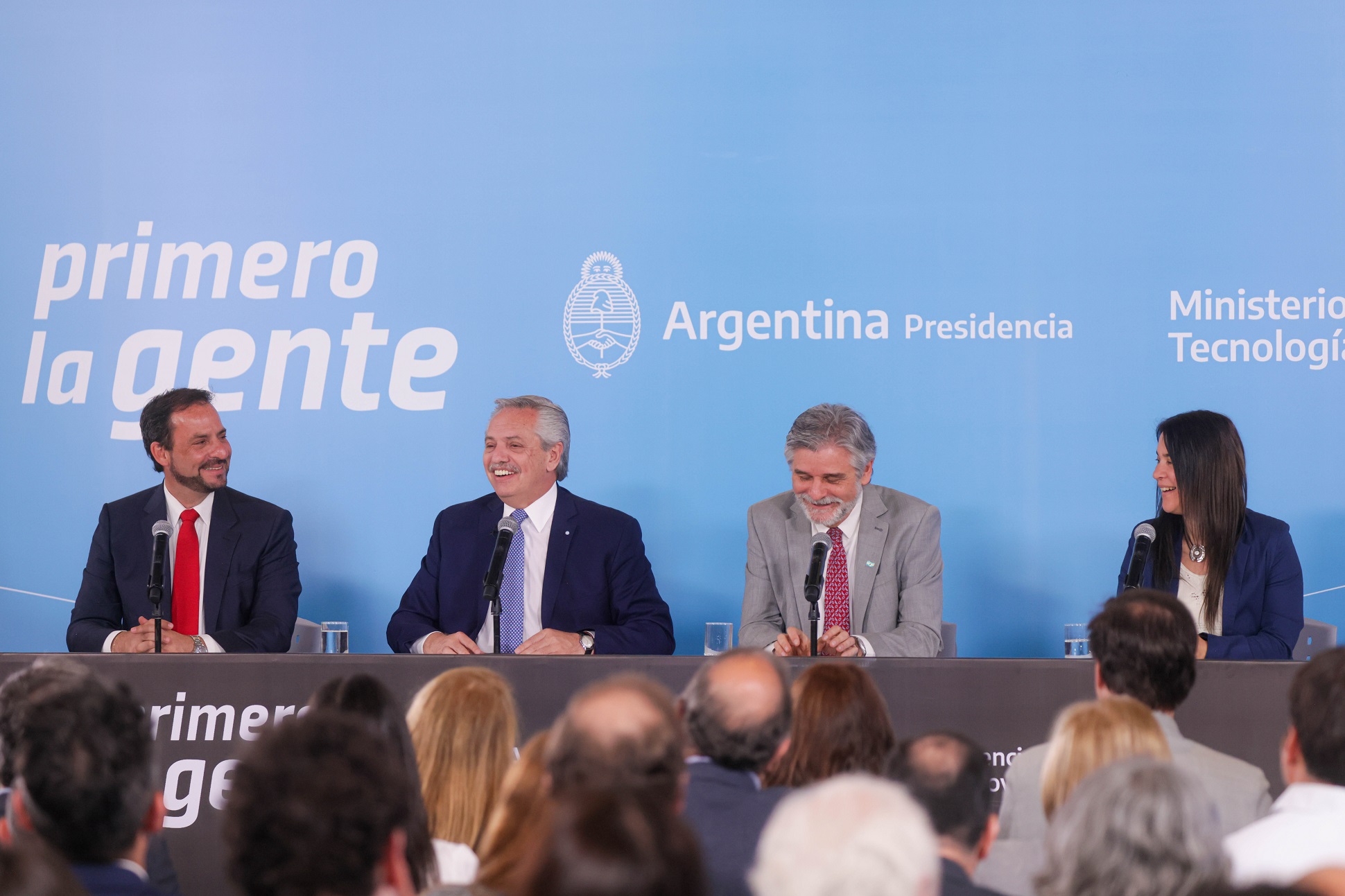 El presidente anunció que el presupuesto 2023 para el área de Ciencia y Tecnología será de 500 mil millones de pesos, lo que representa el 0.34 por ciento del PBI 