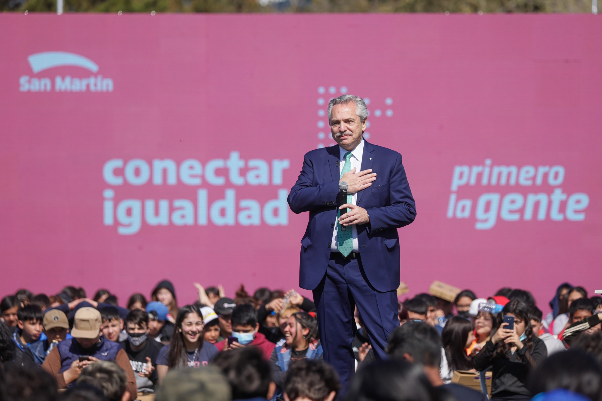 El presidente entregó más de 1.000 netbooks de Conectar Igualdad en San Martín