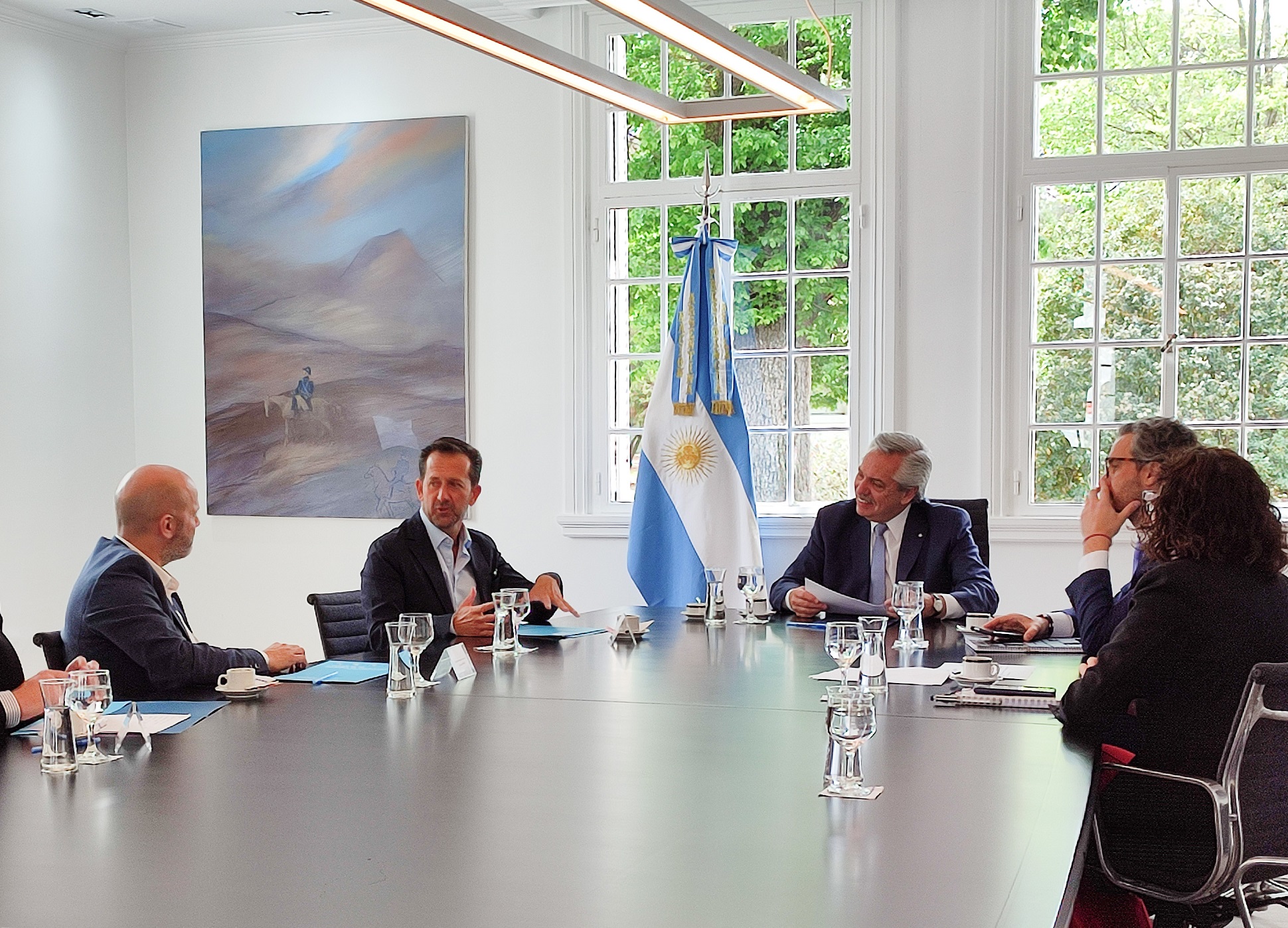 El presidente mantuvo una reunión con directivos de ALSEA, quienes anunciaron inversiones por 30 millones de dólares en el país para el período 2022-2023