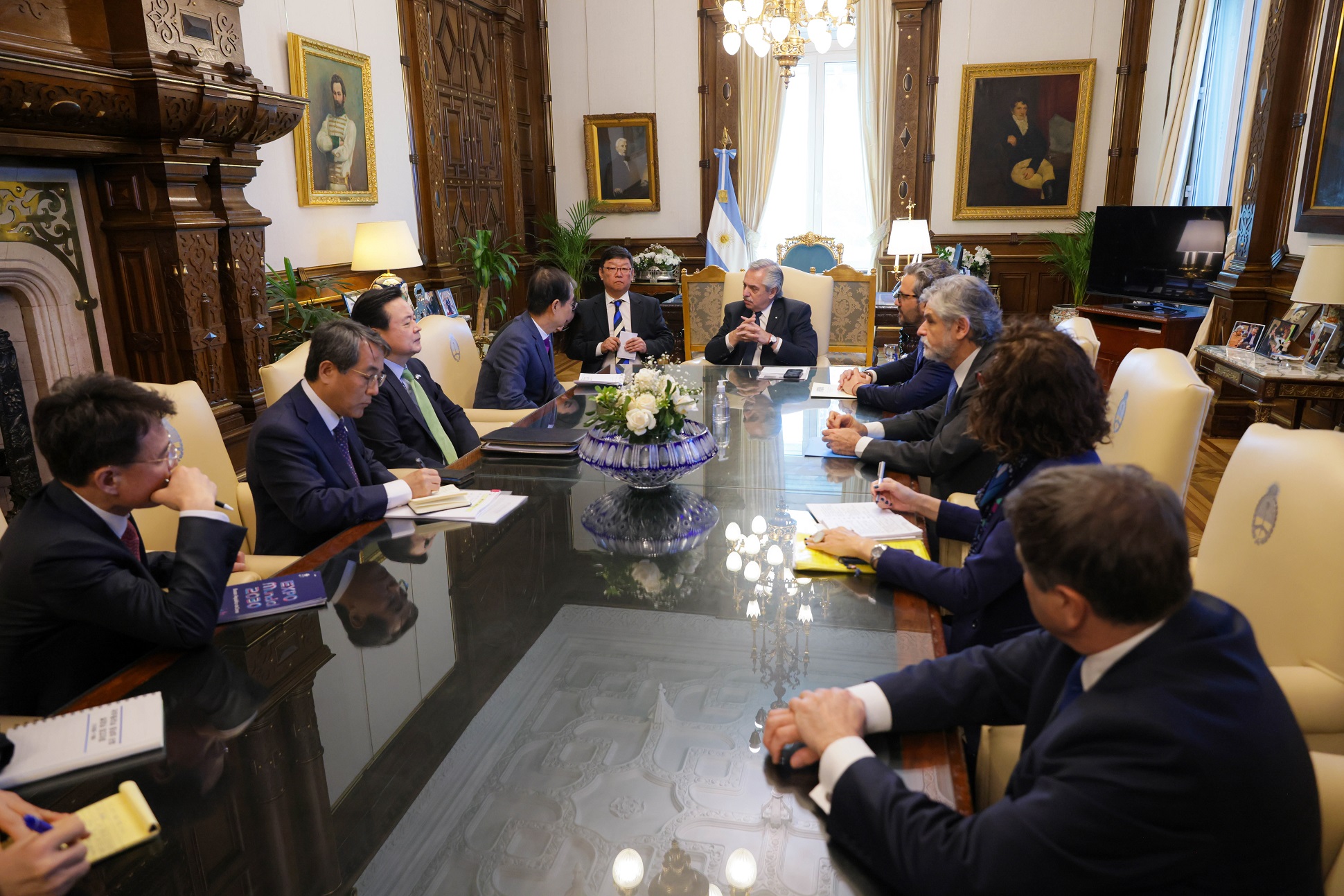 El presidente mantuvo un encuentro con el primer ministro de la República de Corea, Han Duck-soo