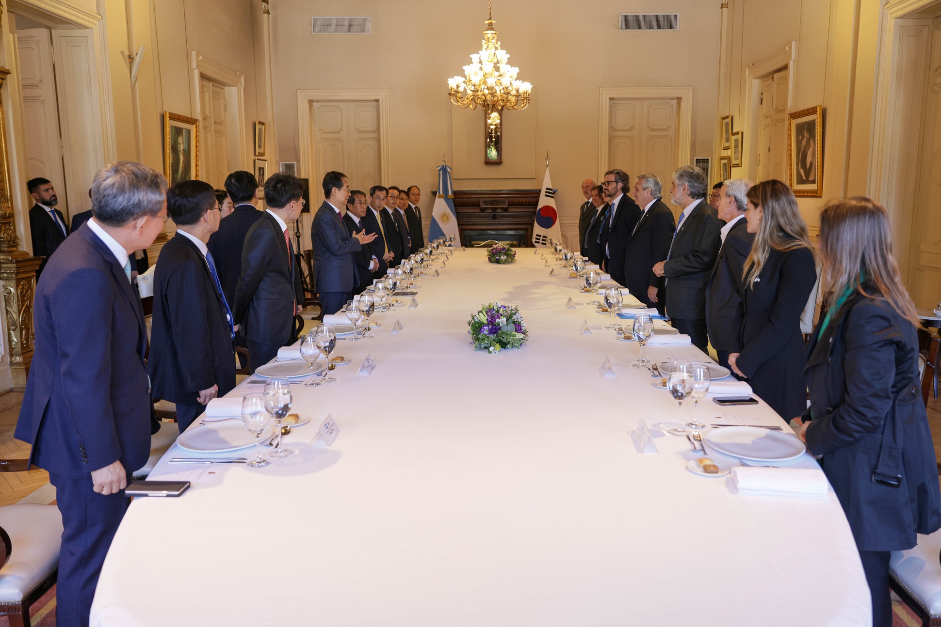 El presidente mantuvo un encuentro con el primer ministro de la República de Corea, Han Duck-soo