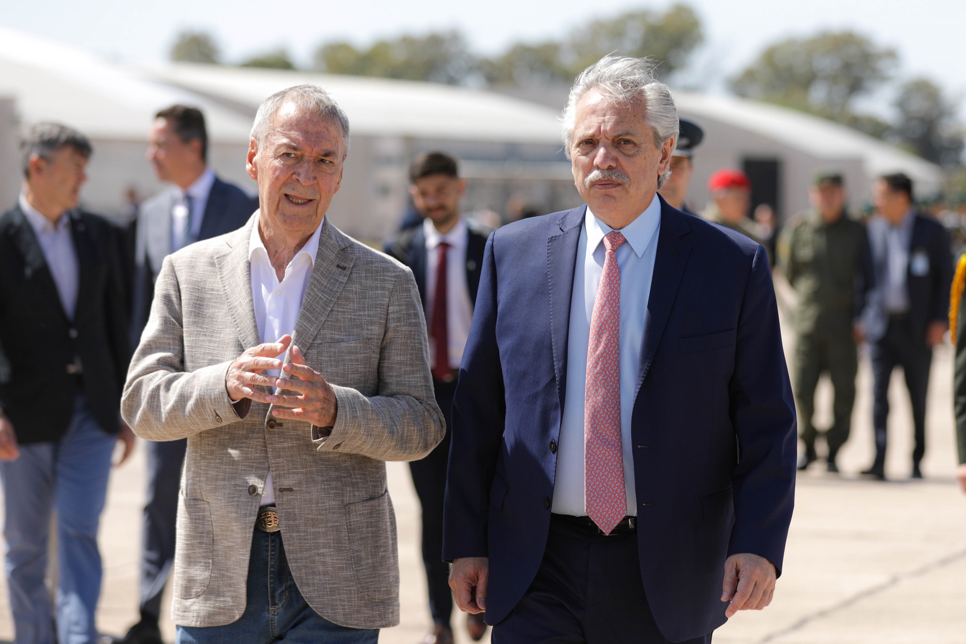El presidente llegó a Córdoba donde encabezará la firma de un contrato para el desarrollo del lanzador argentino Tronador II