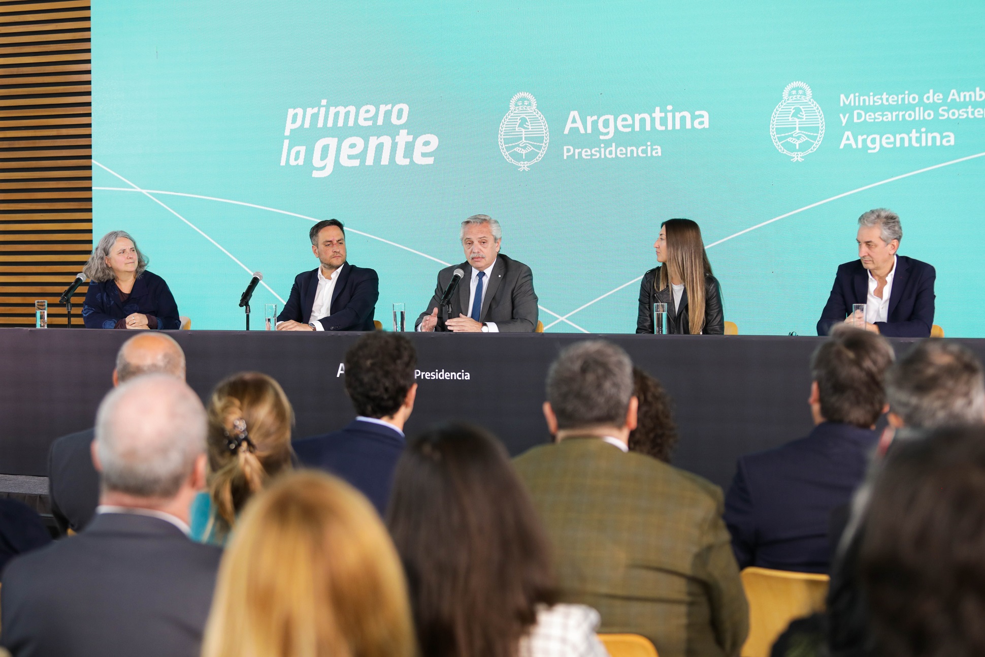 El desafío es ver cómo nos desarrollamos preservando el ambiente, dijo el presidente al participar de la capacitación de la Ley Yolanda